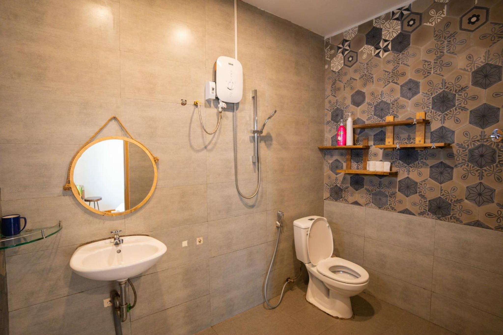 Double Room with Private Bathroom - Photo 3