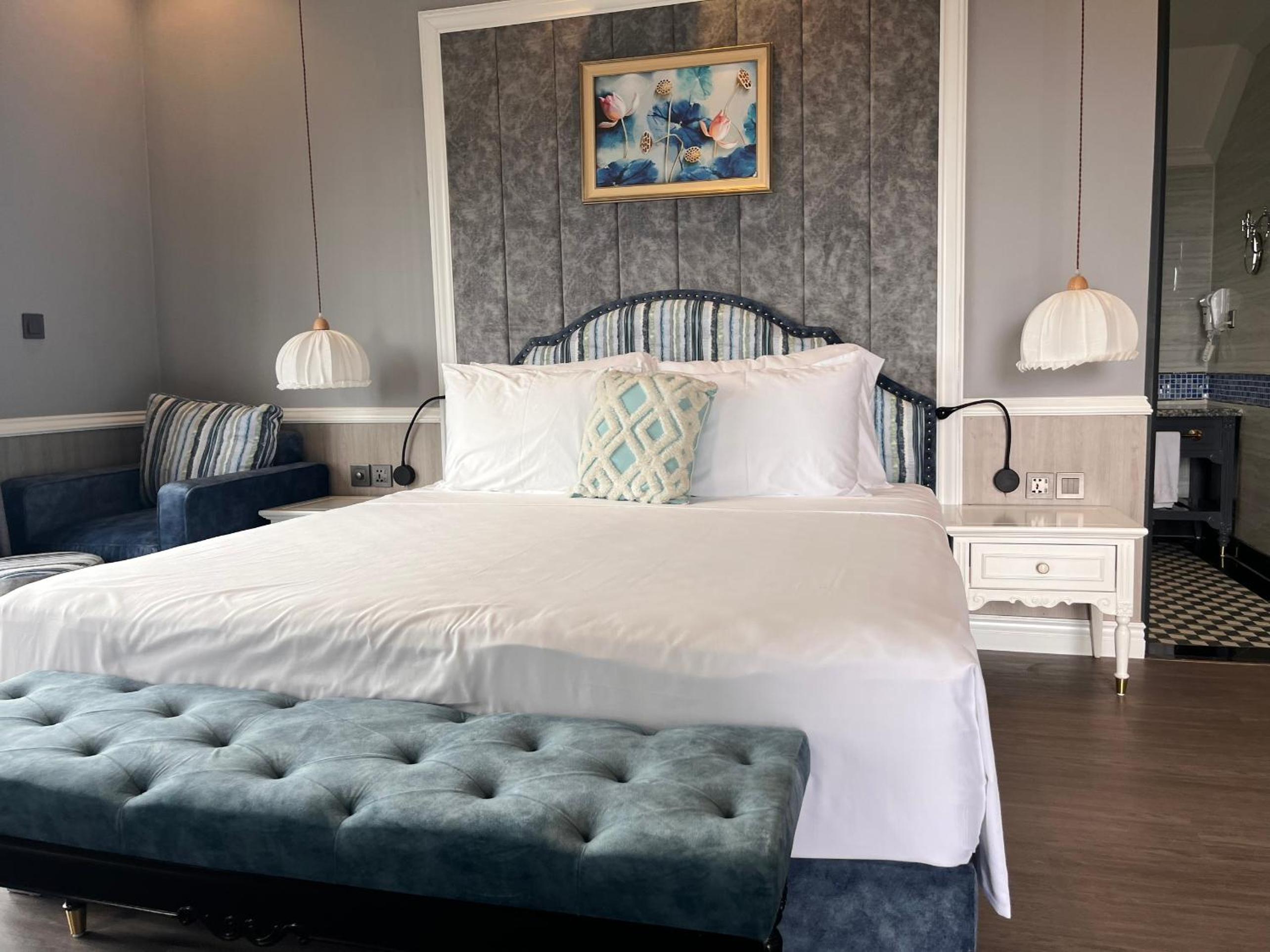 King Room with Pool View photo 3