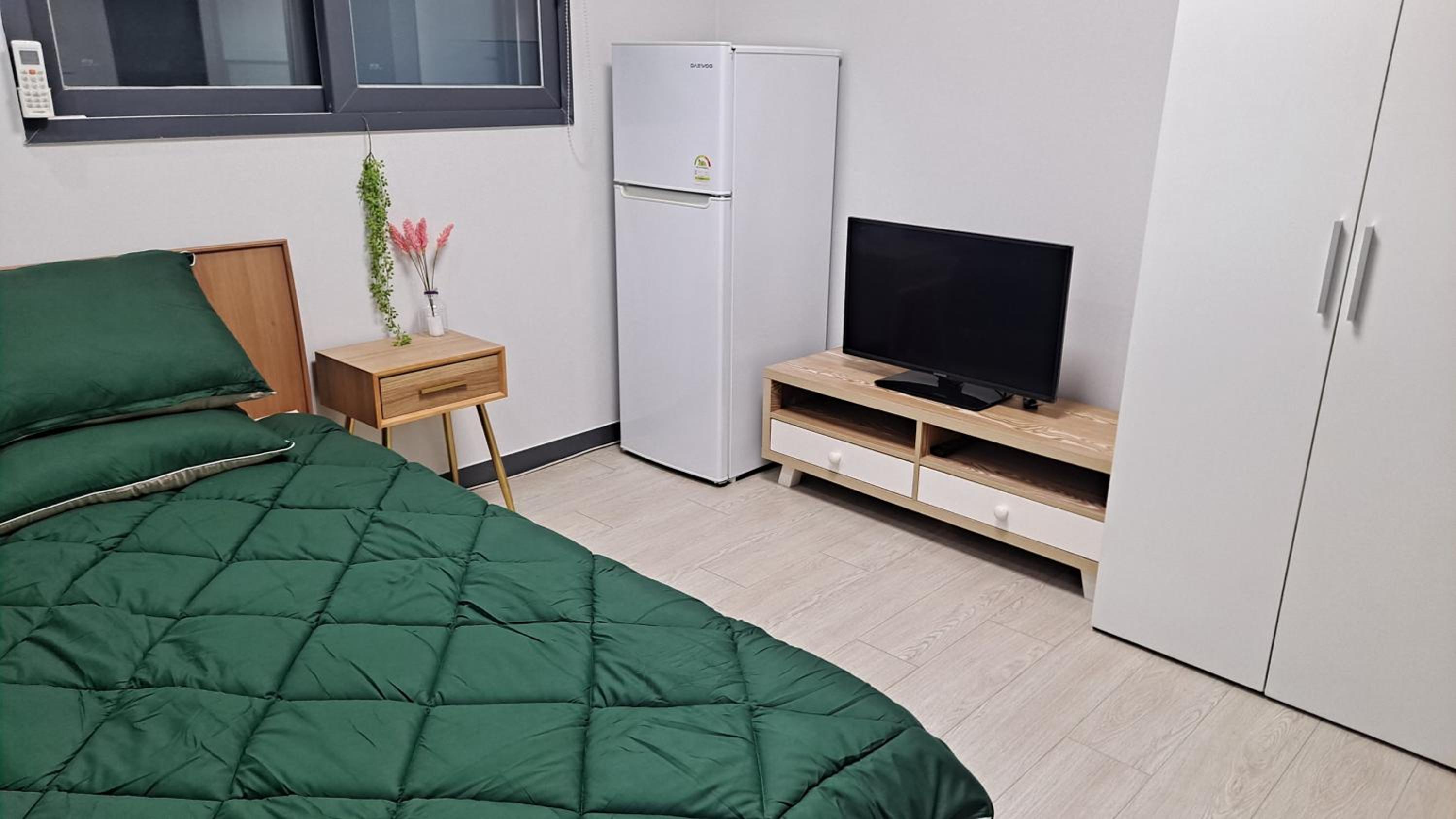 Single Room - Photo 13