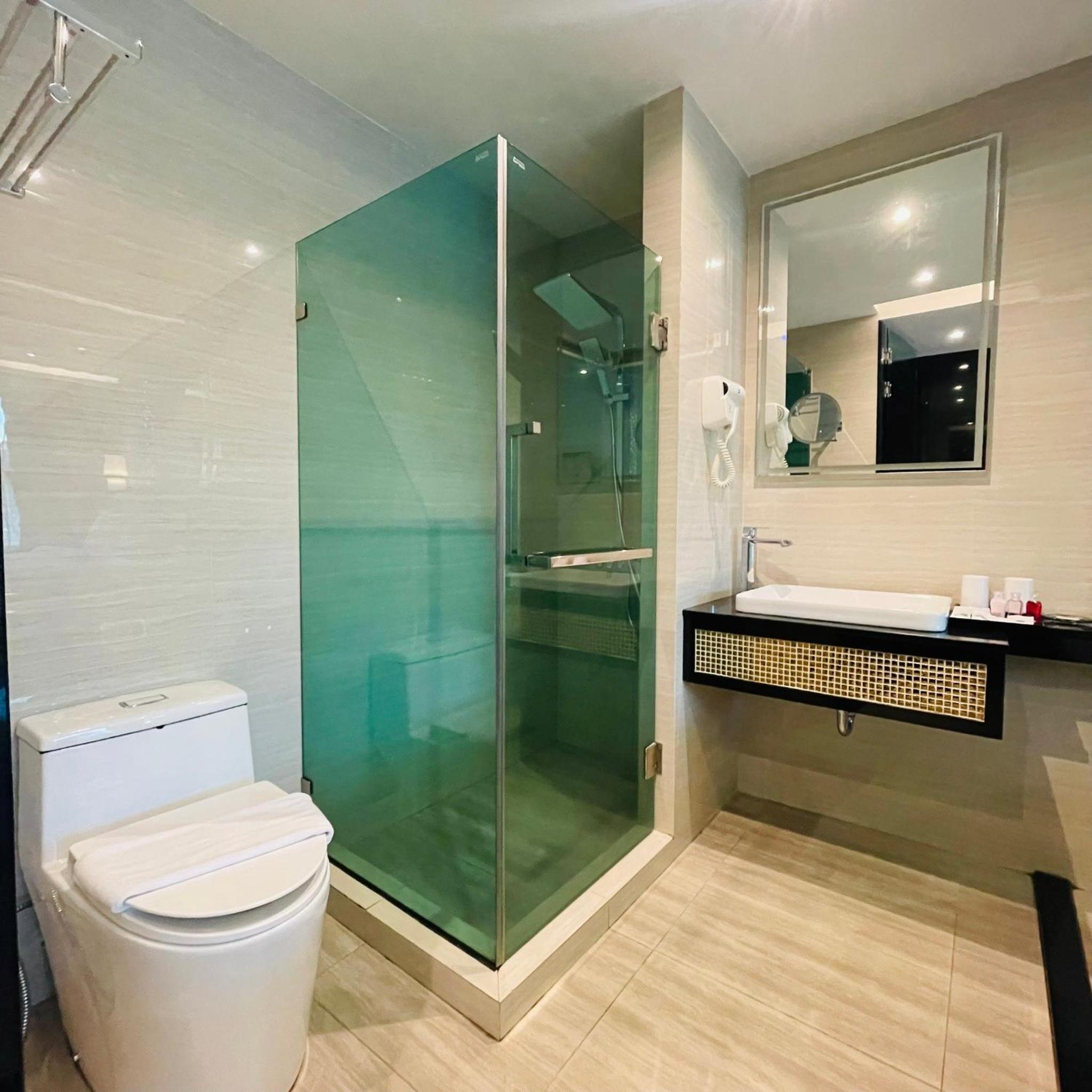 Deluxe Suite photo 3