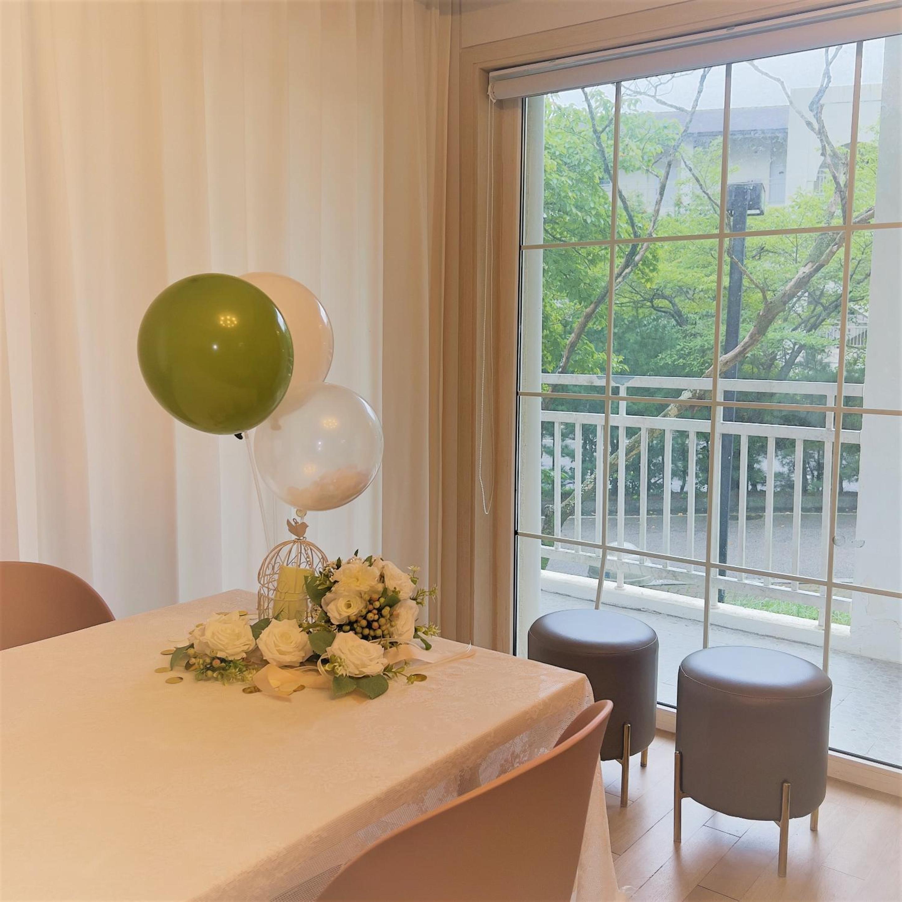 Party Room 40PY