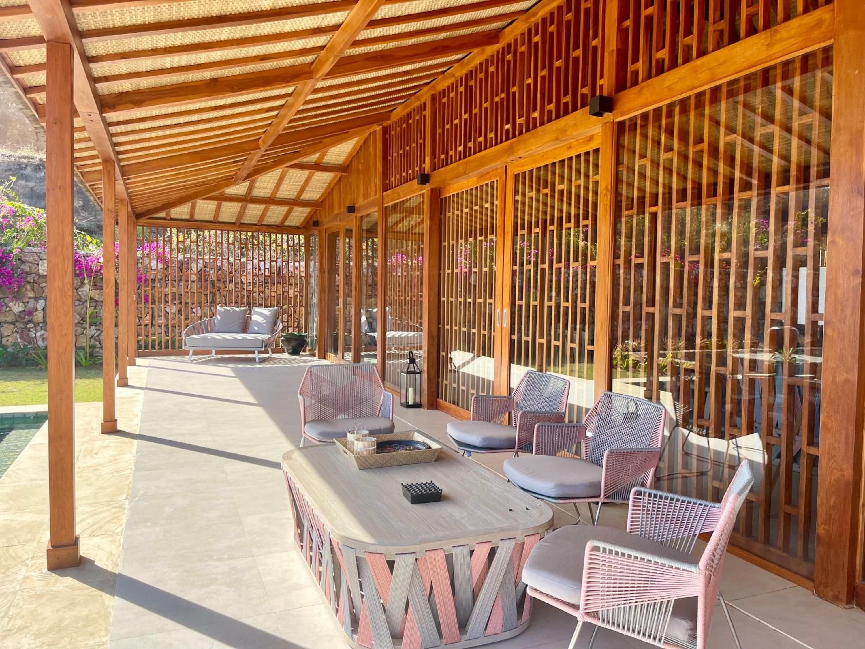 Villa with Private Pool - Photo 40