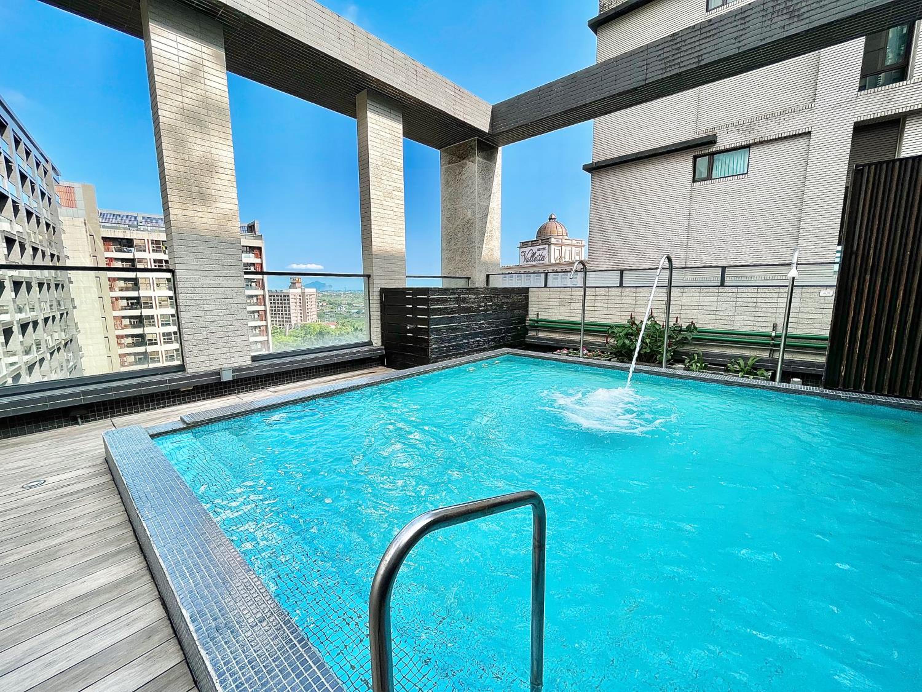 Double or Twin Room with Balcony photo 3