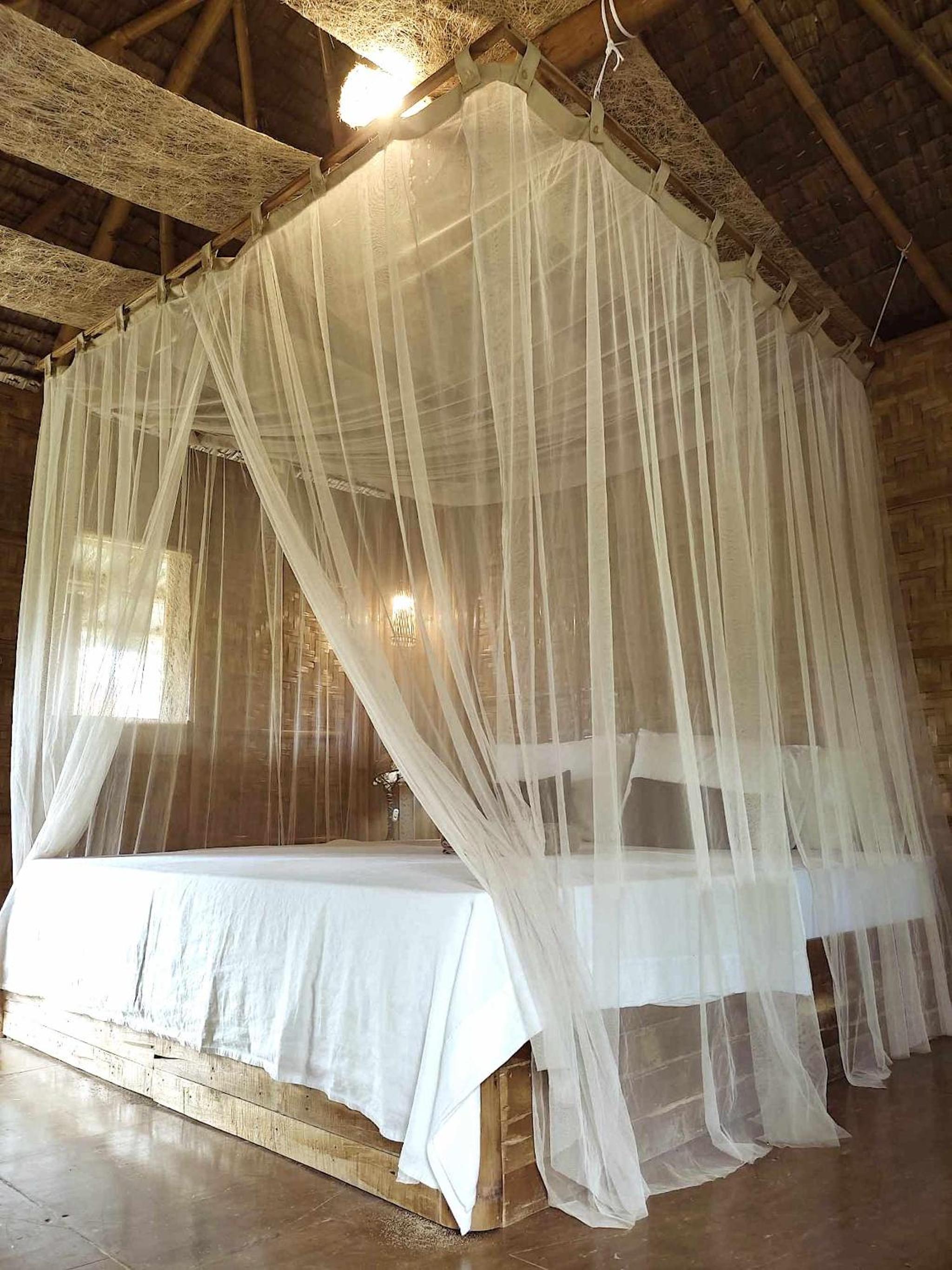 Deluxe Bungalow with Private Bathroom - Photo 16