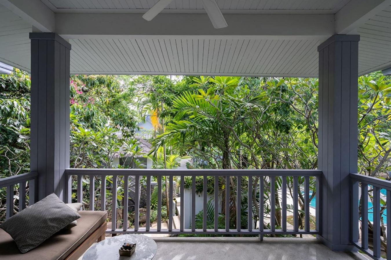Deluxe Pool View - Photo 9