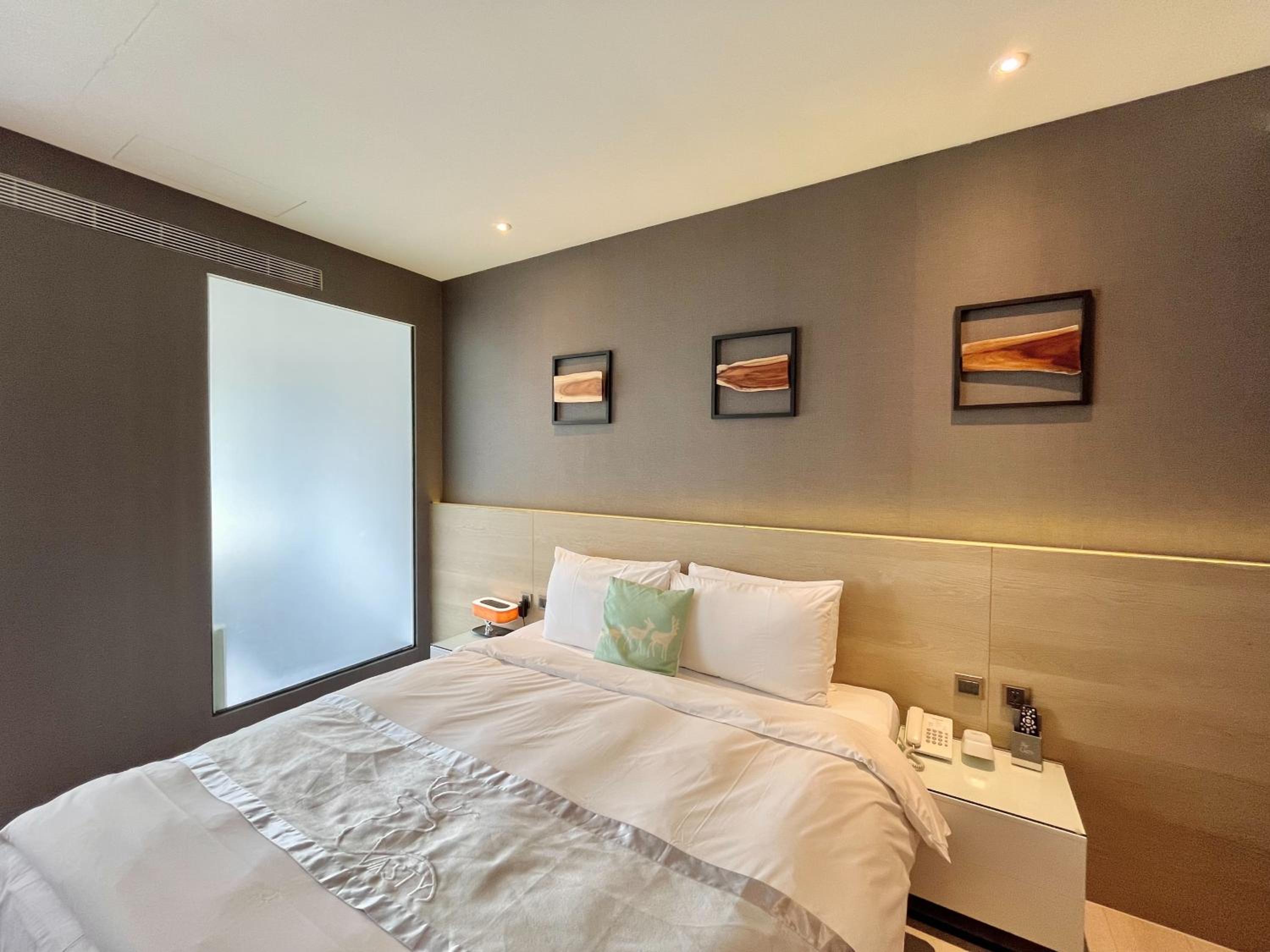 Deluxe Double Room with Bath