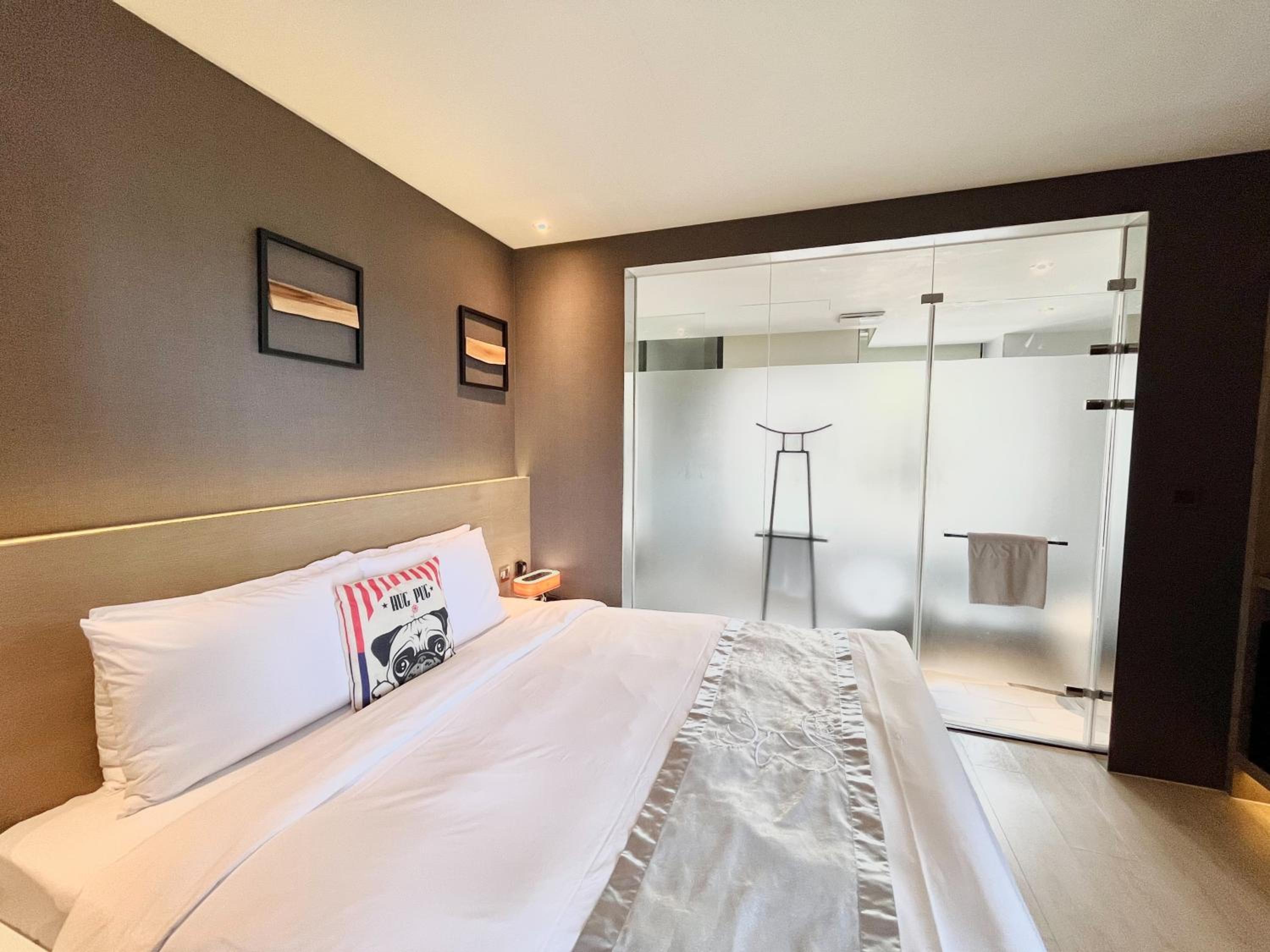 Deluxe Double Room with Bath photo 3