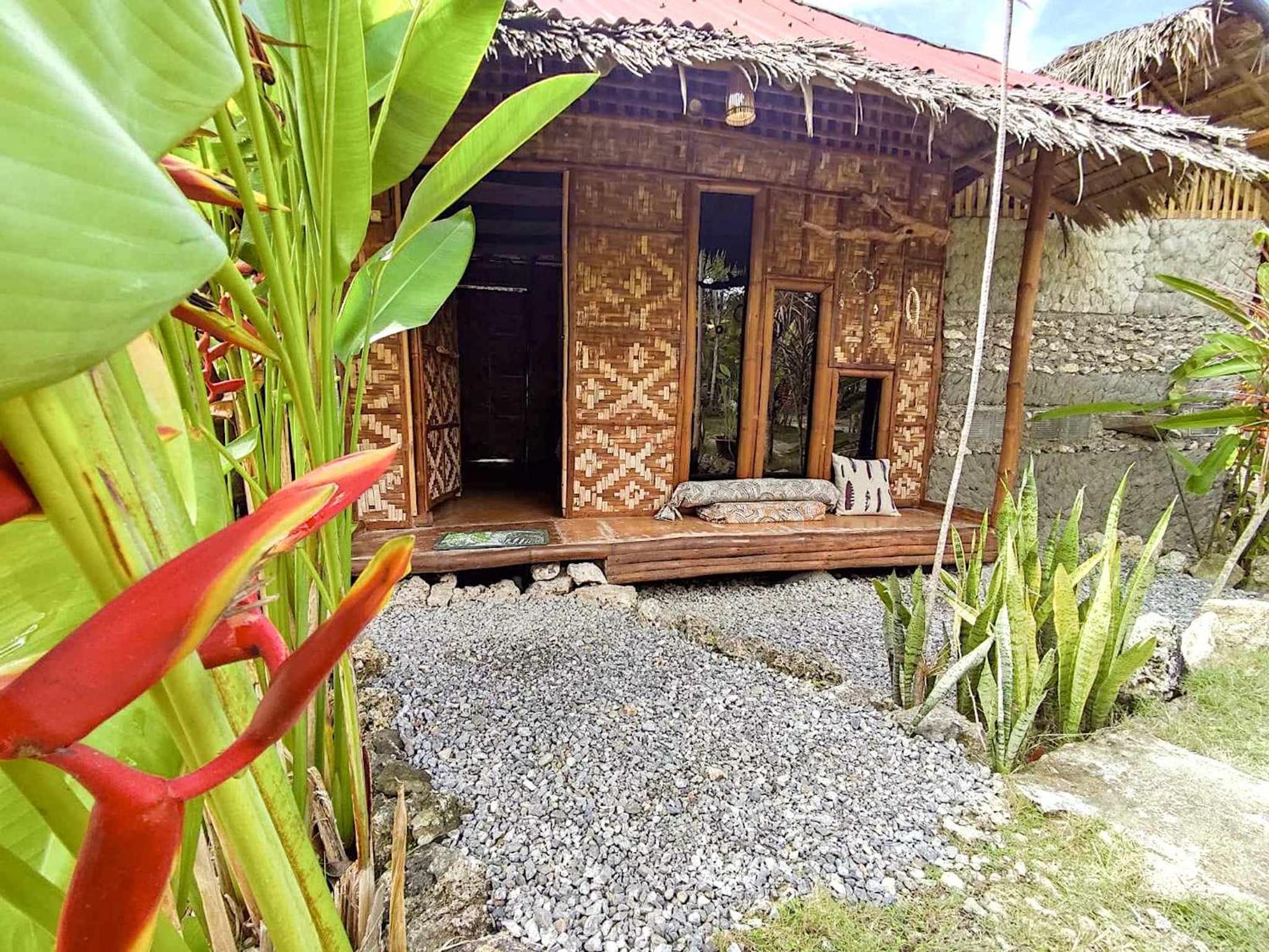 Deluxe Bungalow with Private Bathroom - Photo 18