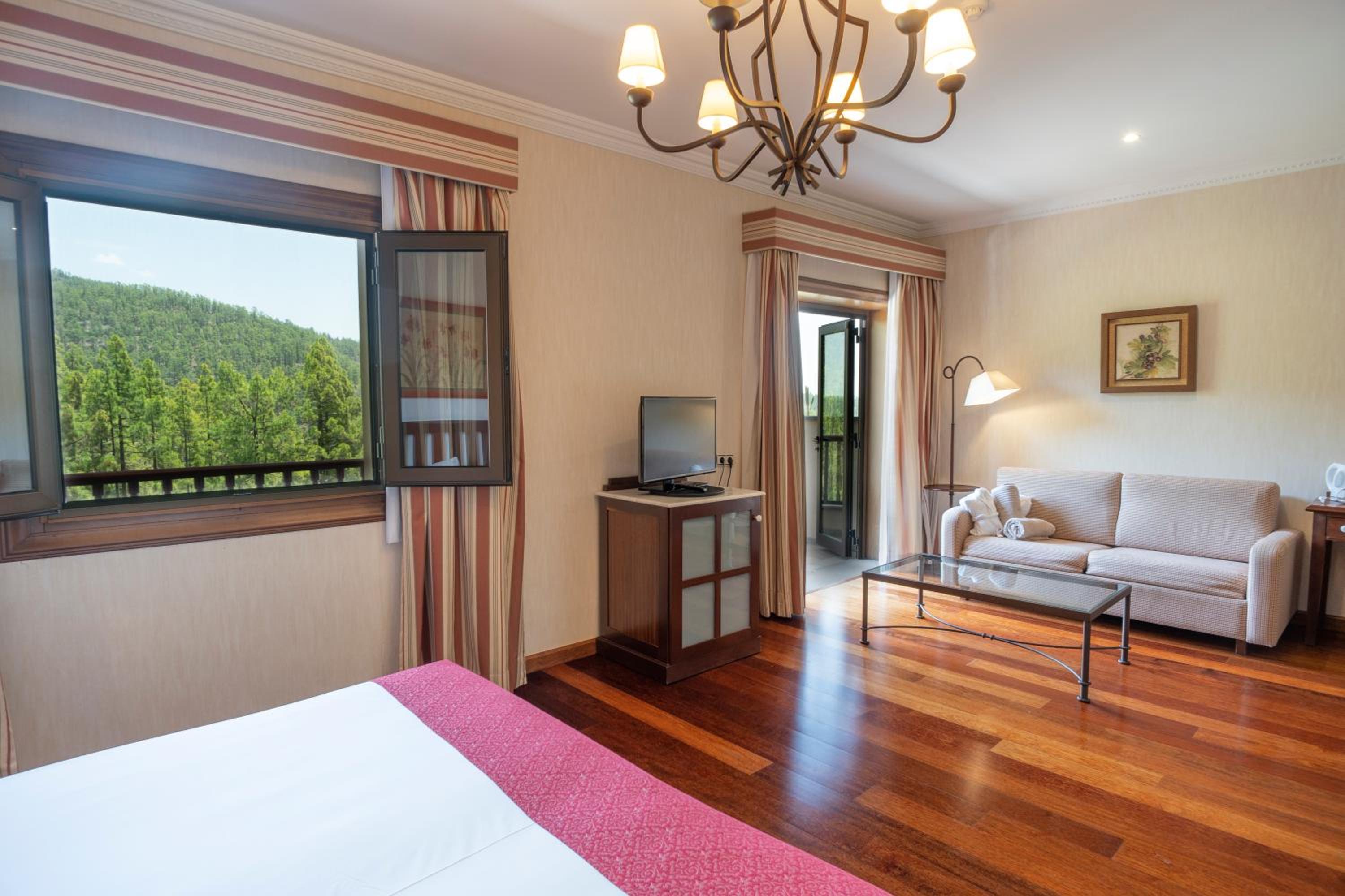Habitación Doble Superior con Vista a la Montaña
