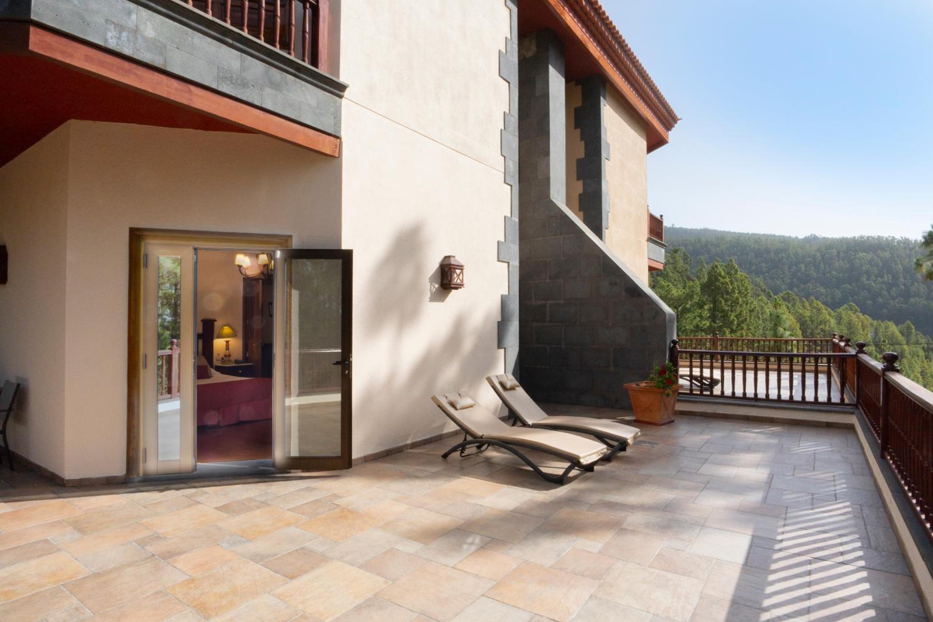 Suite con Bañera de Hidromasaje y Terraza