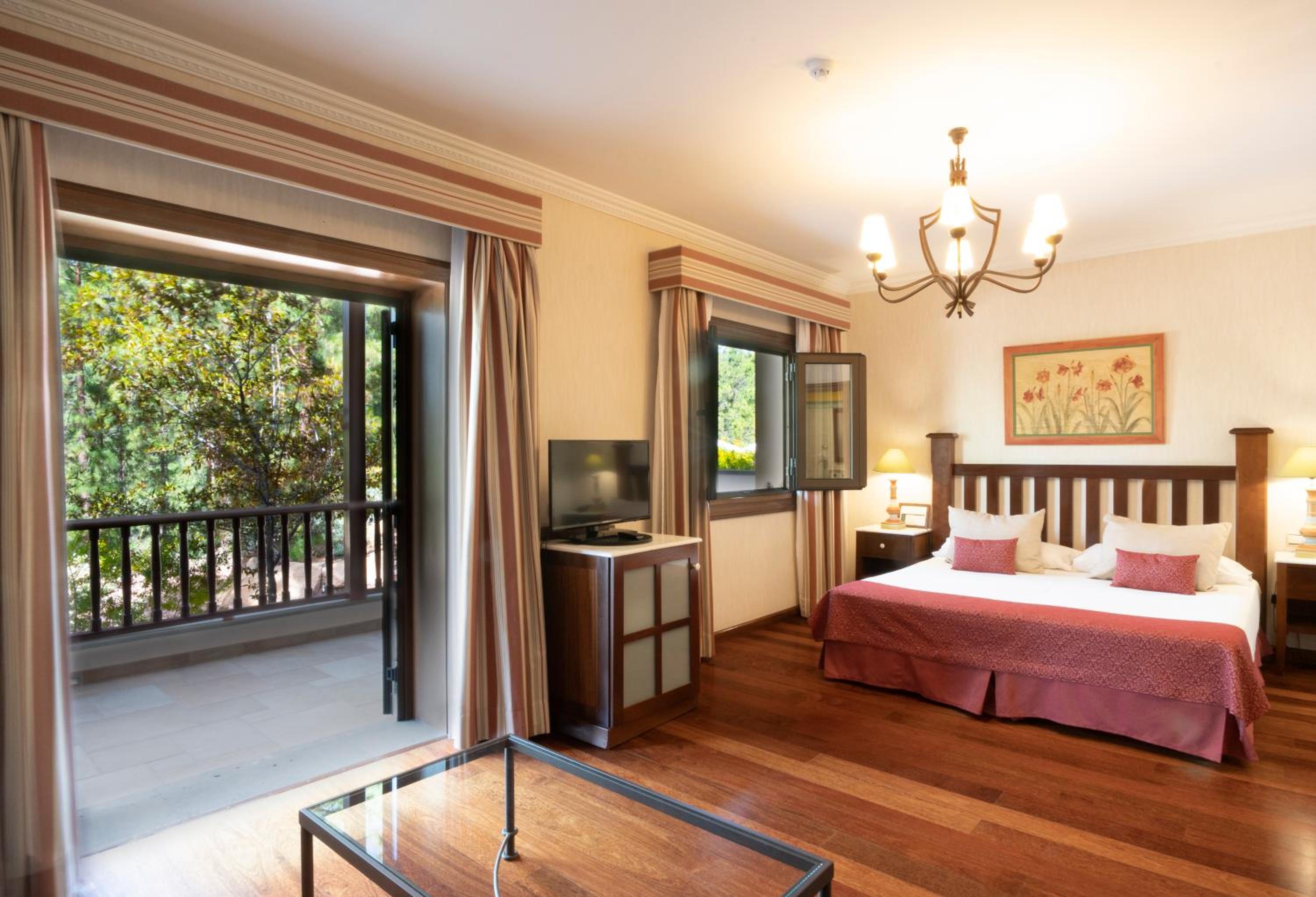 Habitación Doble Superior con Vista al Jardín