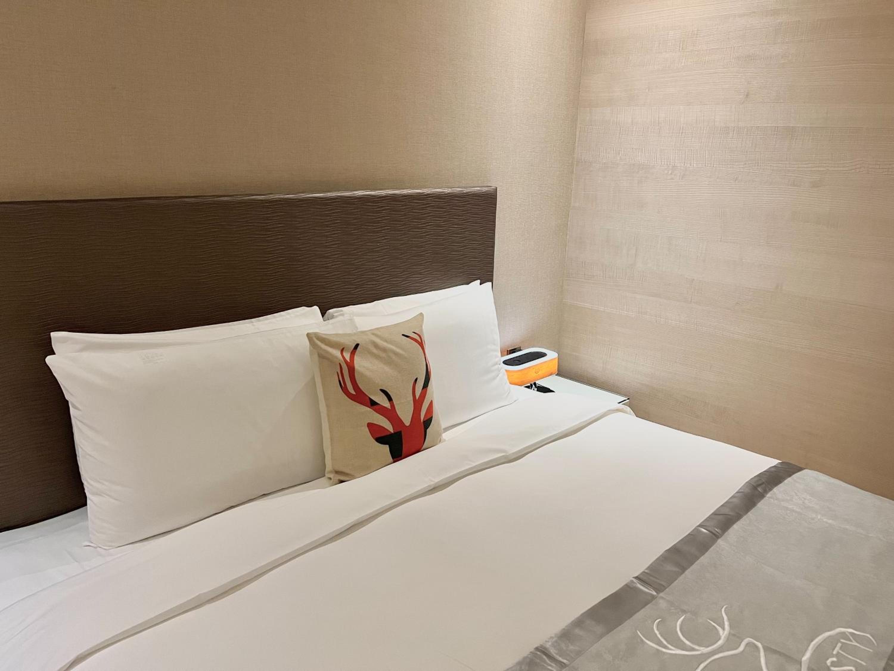 Deluxe King Room photo 3
