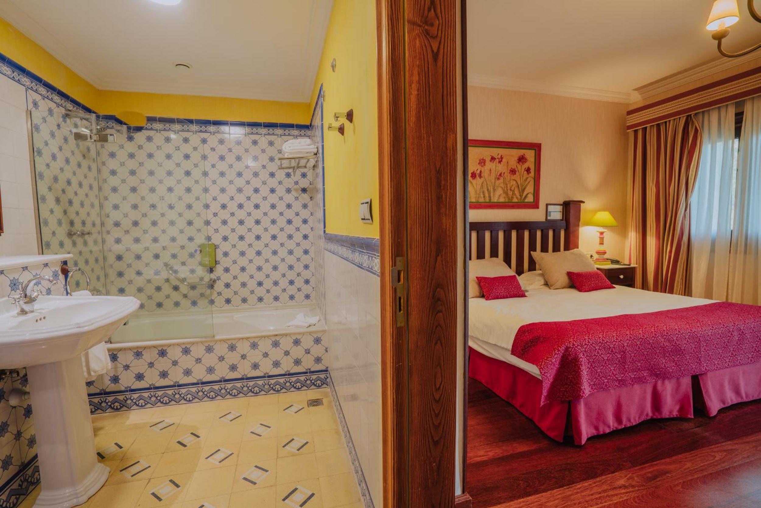 Superior Double Room with Mountain View photo 2