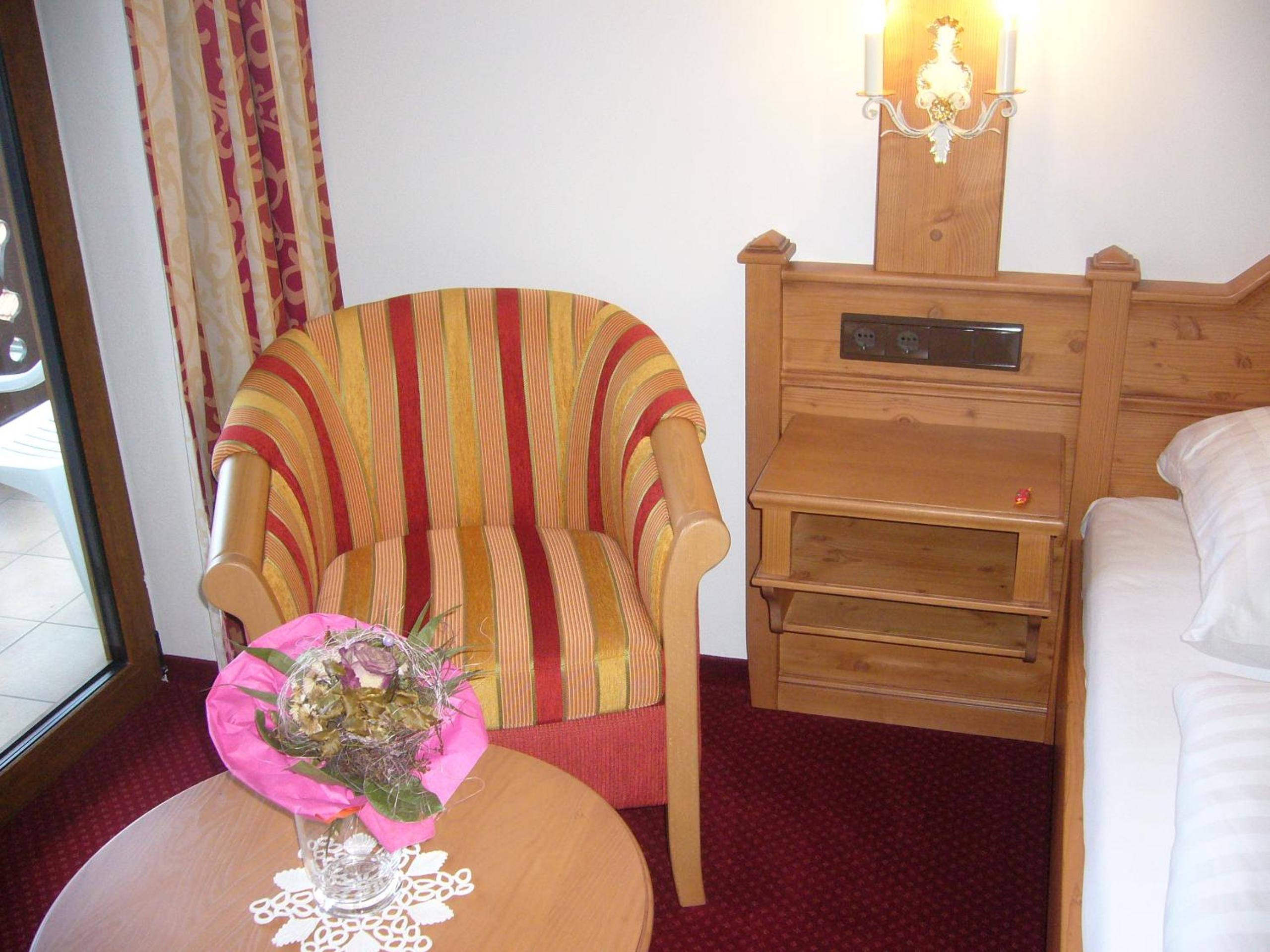 Triple Room with Bath - Photo 4