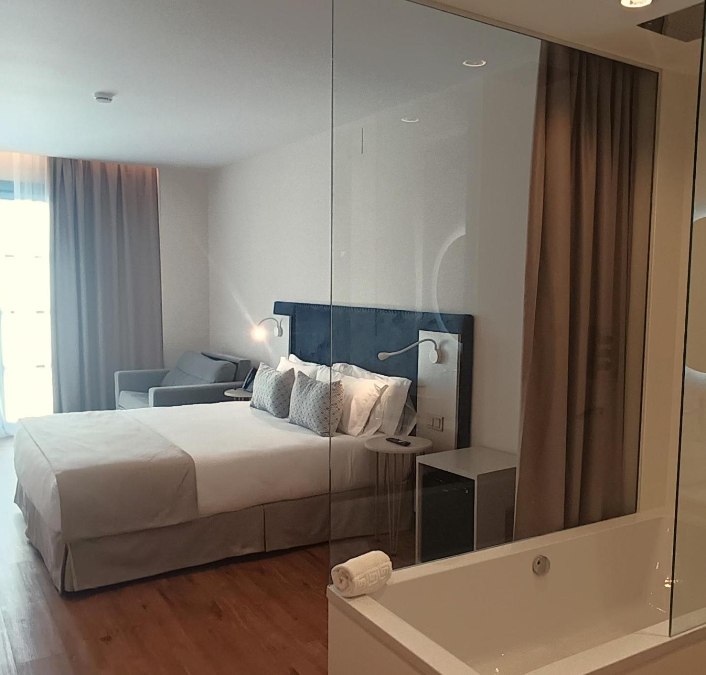Double Room - Photo 17