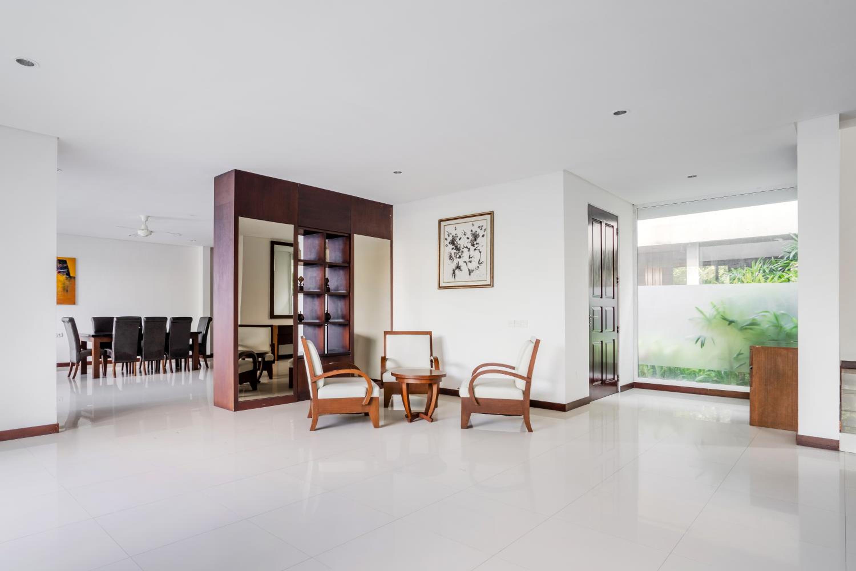 Royal 5 Bedroom Villa with Private Pool - Photo 8