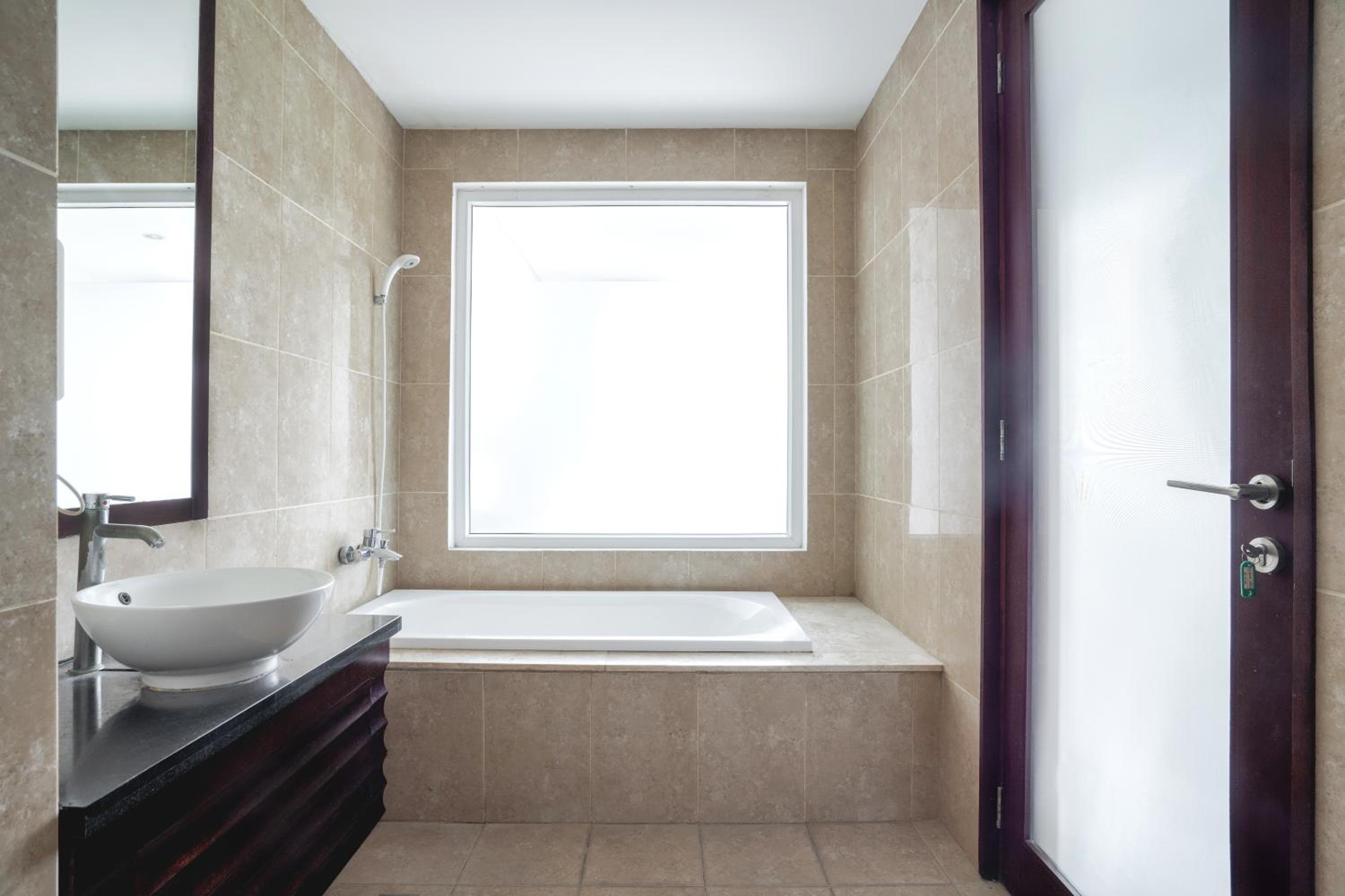 Royal 5 Bedroom Villa with Private Pool - Photo 25
