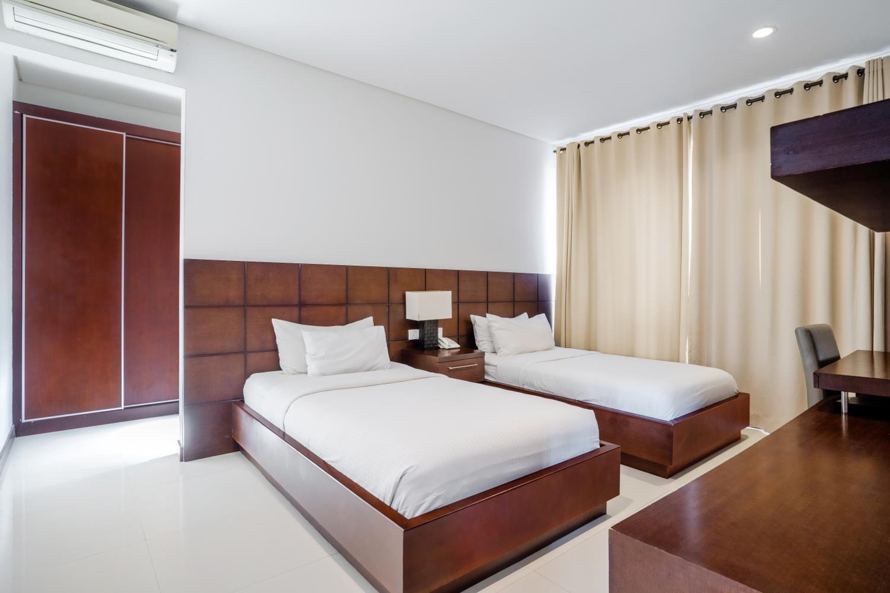 Royal 5 Bedroom Villa with Private Pool - Photo 15