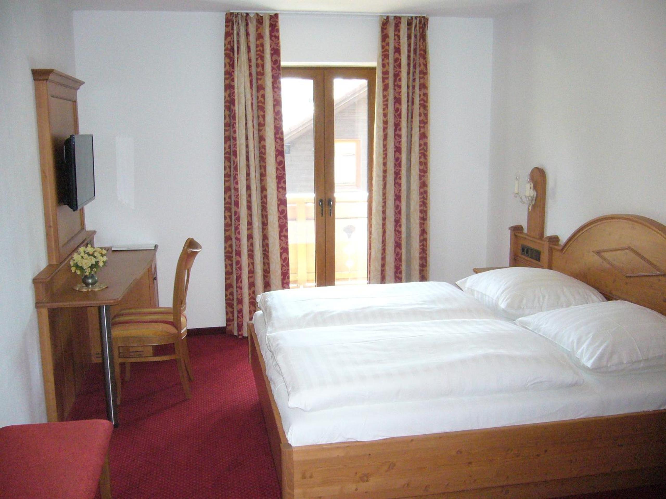 Double Room with Private Bathroom - Photo 4