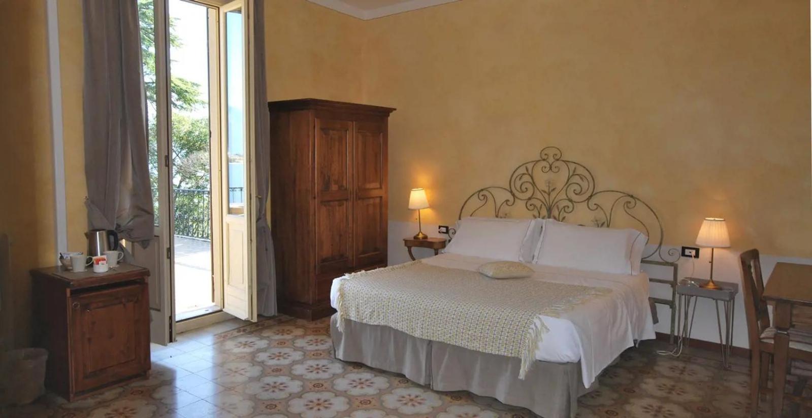 Superior Double Room with Lake View photo 1