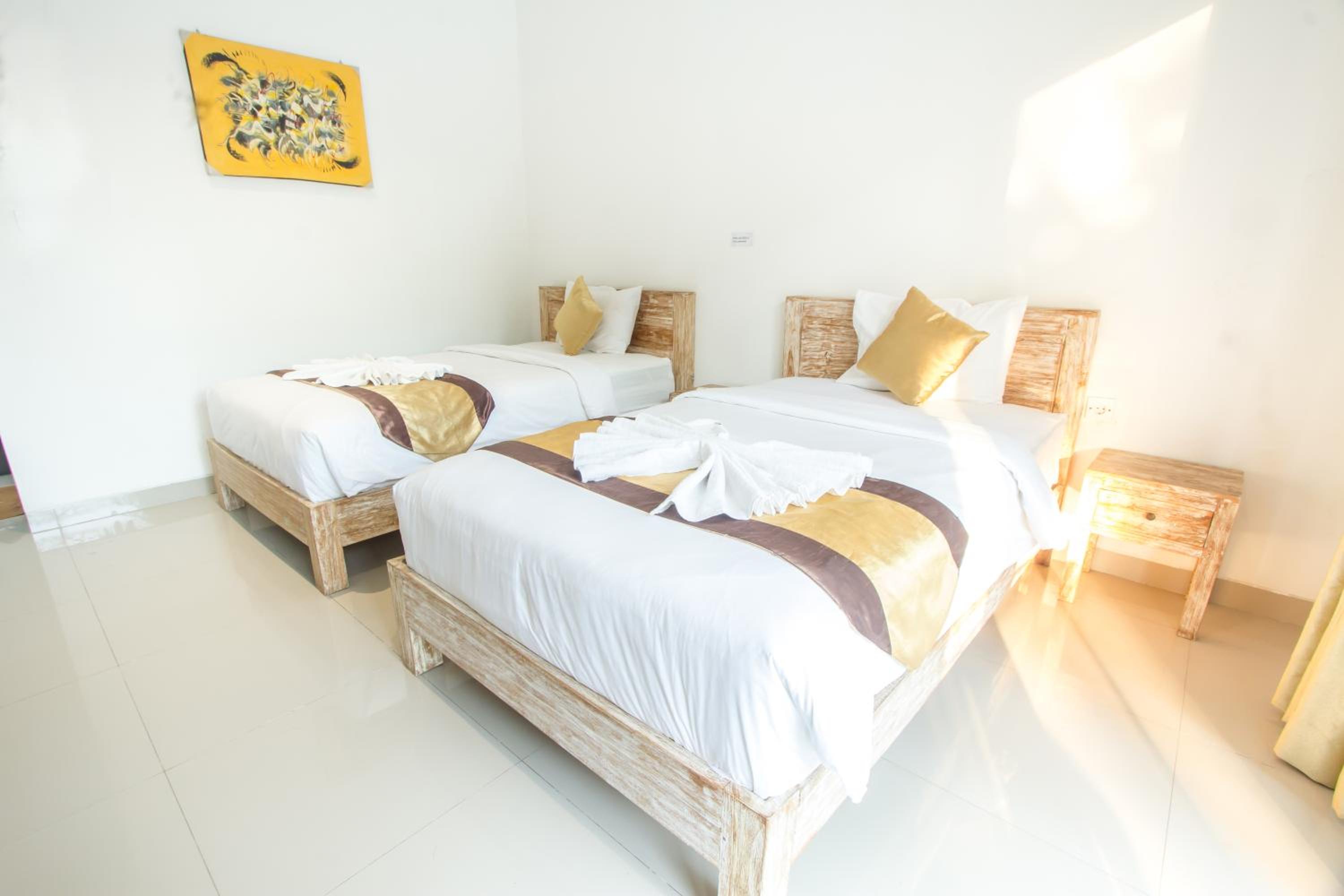 Deluxe Twin Room - Photo 21