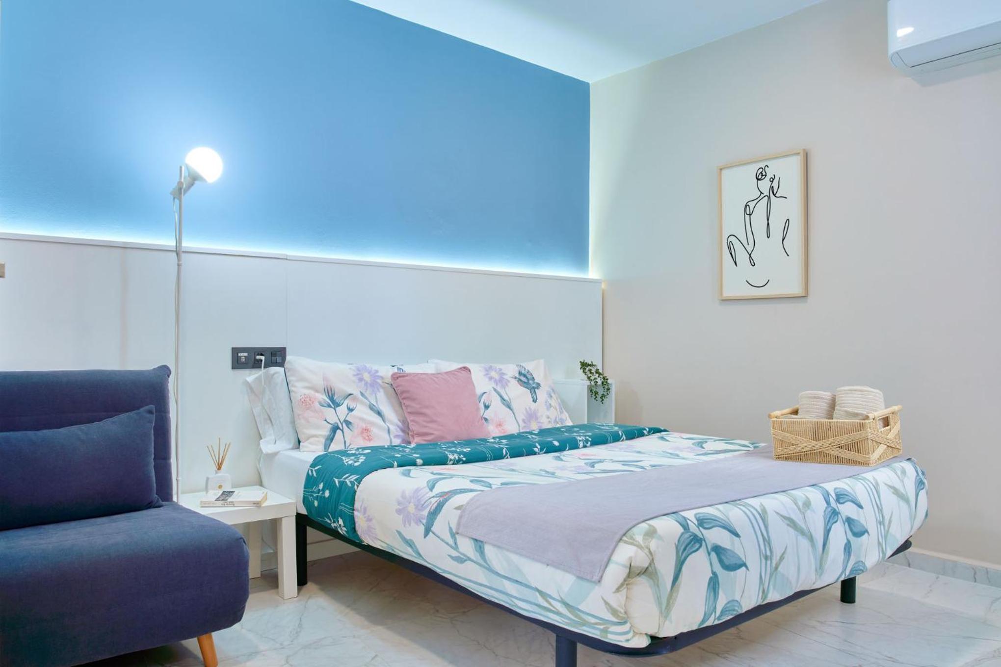 Standard Family Room - Photo 2