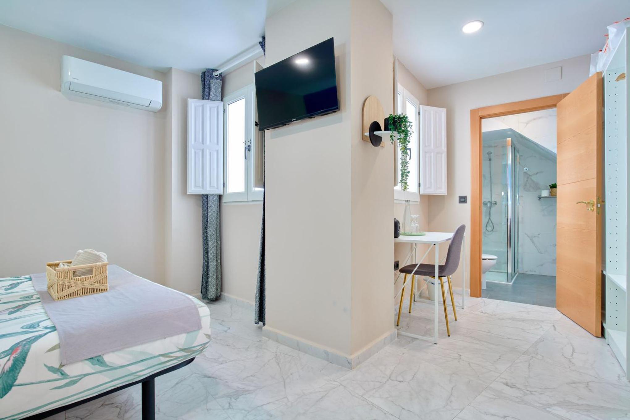 Standard Family Room - Photo 4