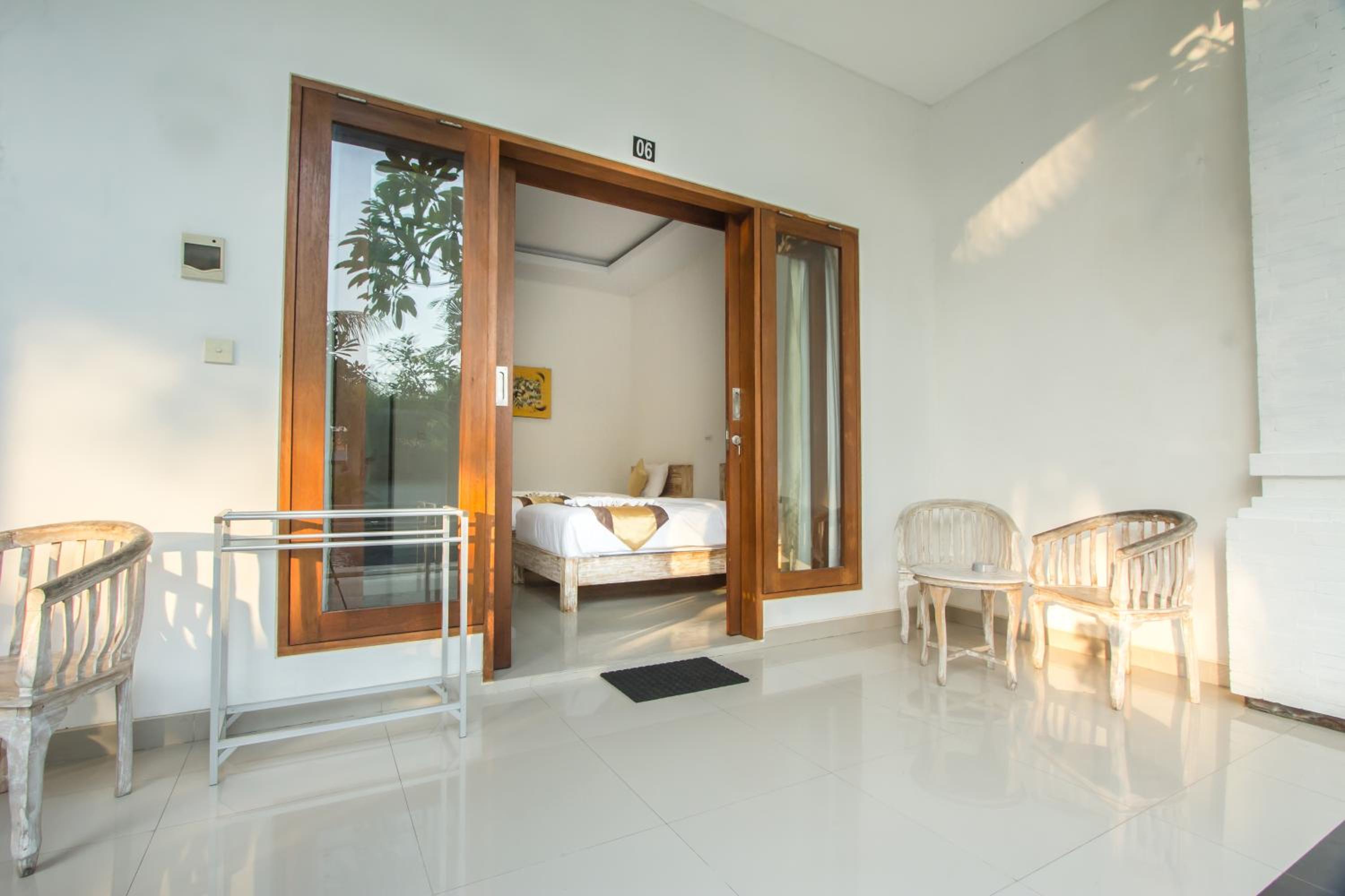 Deluxe Twin Room - Photo 11