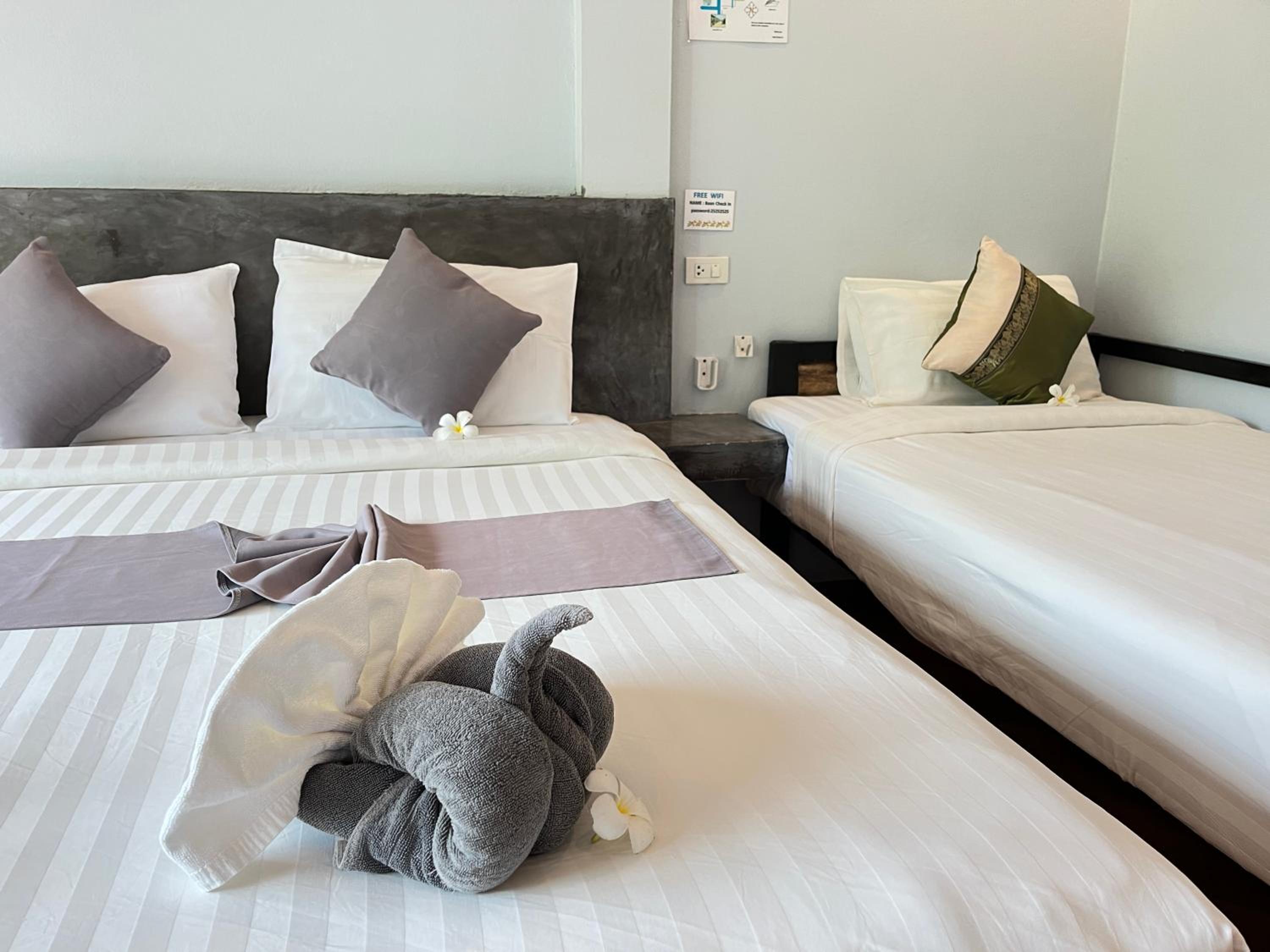 Deluxe Triple Room photo 2