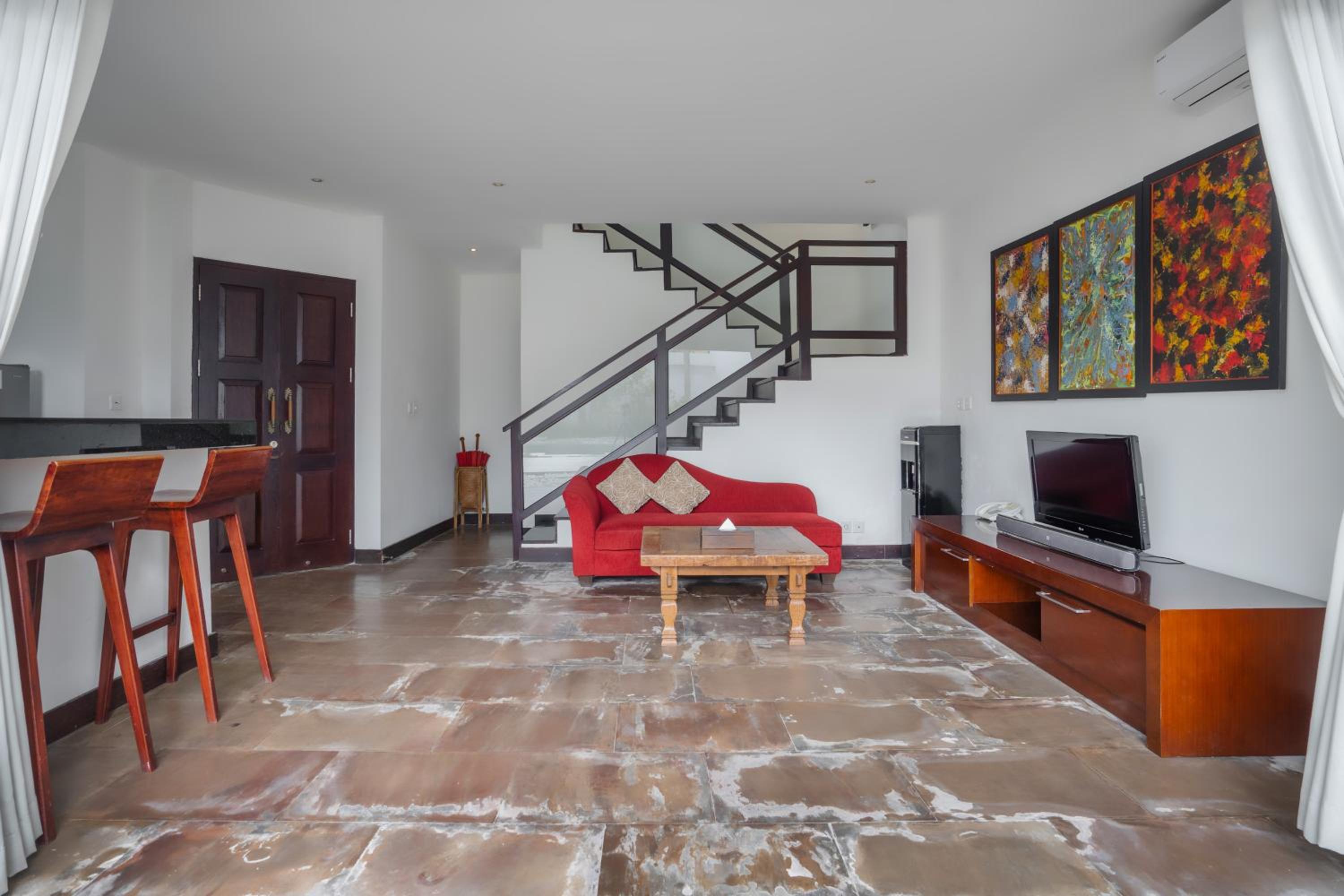 One-Bedroom Villa with Private Pool - Photo 14