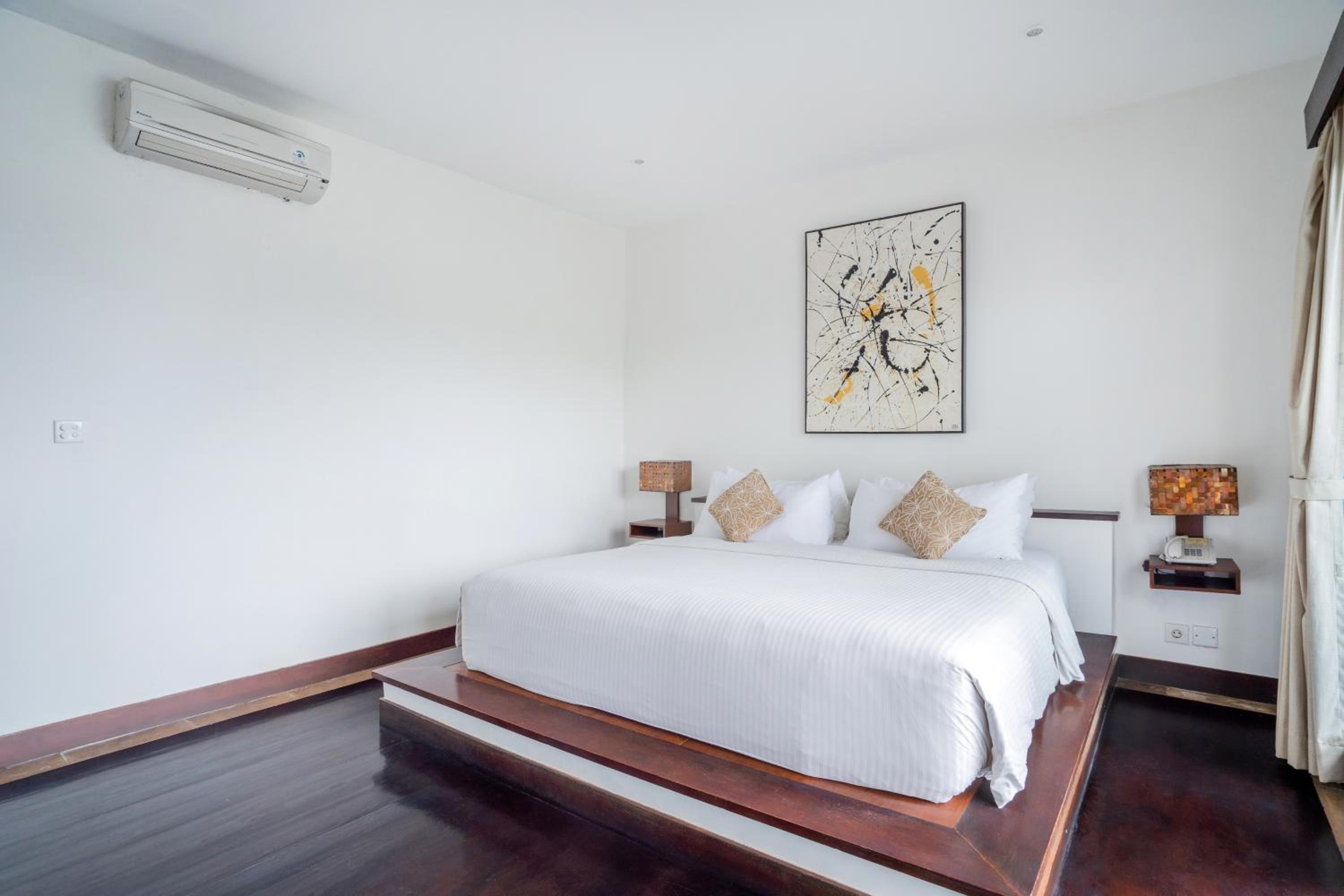 One-Bedroom Villa with Private Pool - Photo 5