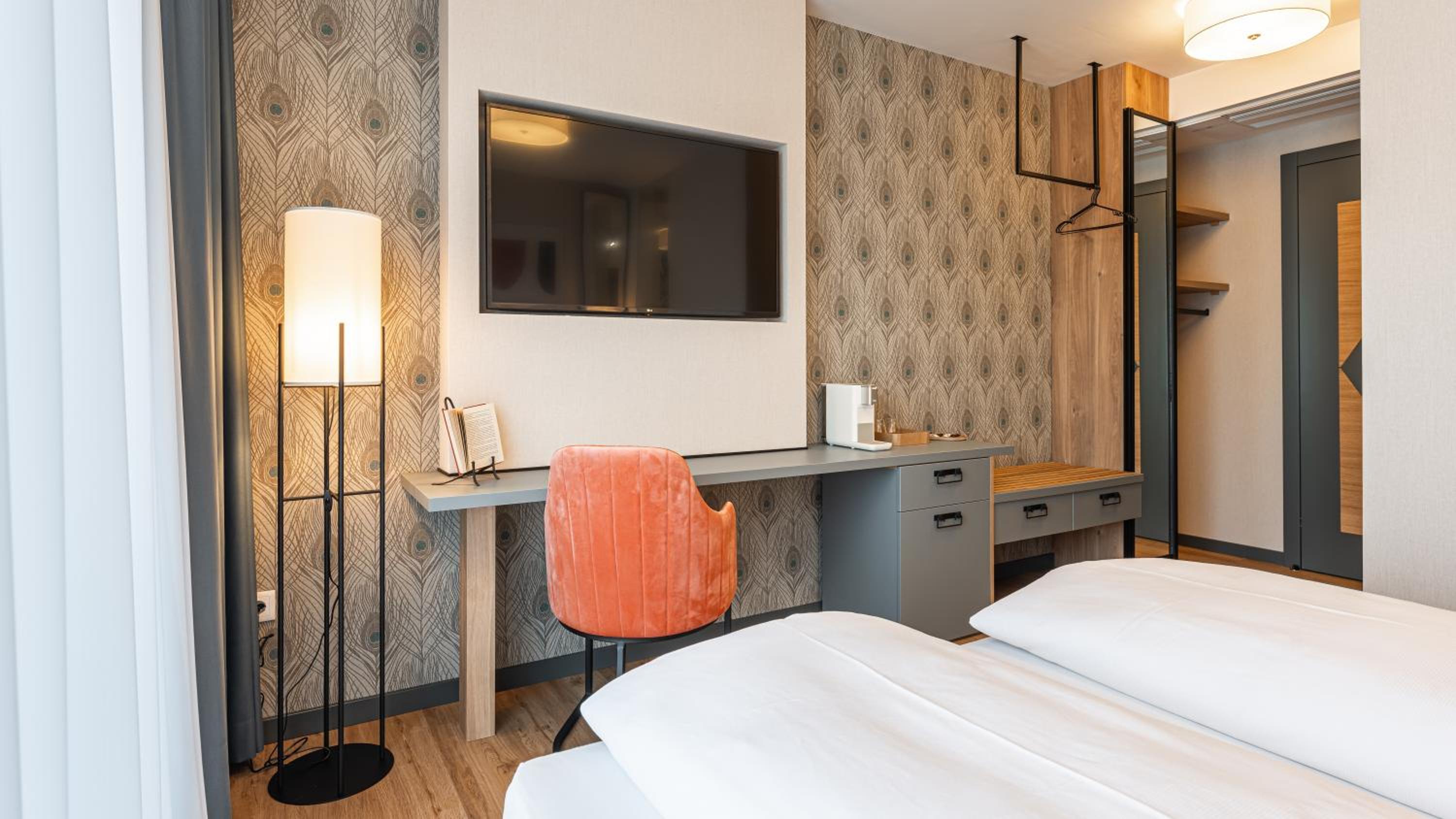 Double Room with Balcony - Street Front