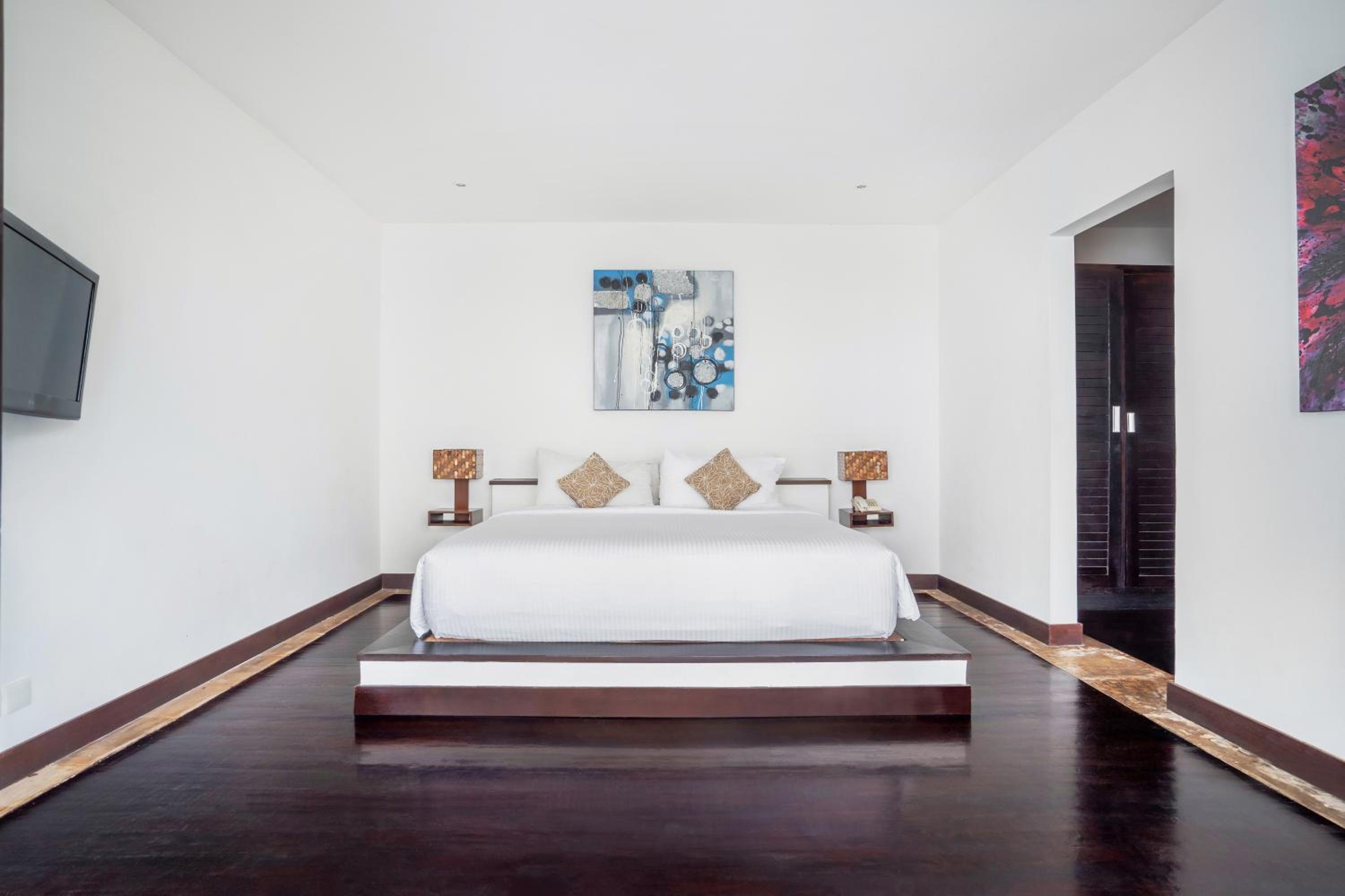Two-Bedroom Villa with Private Pool - Photo 9