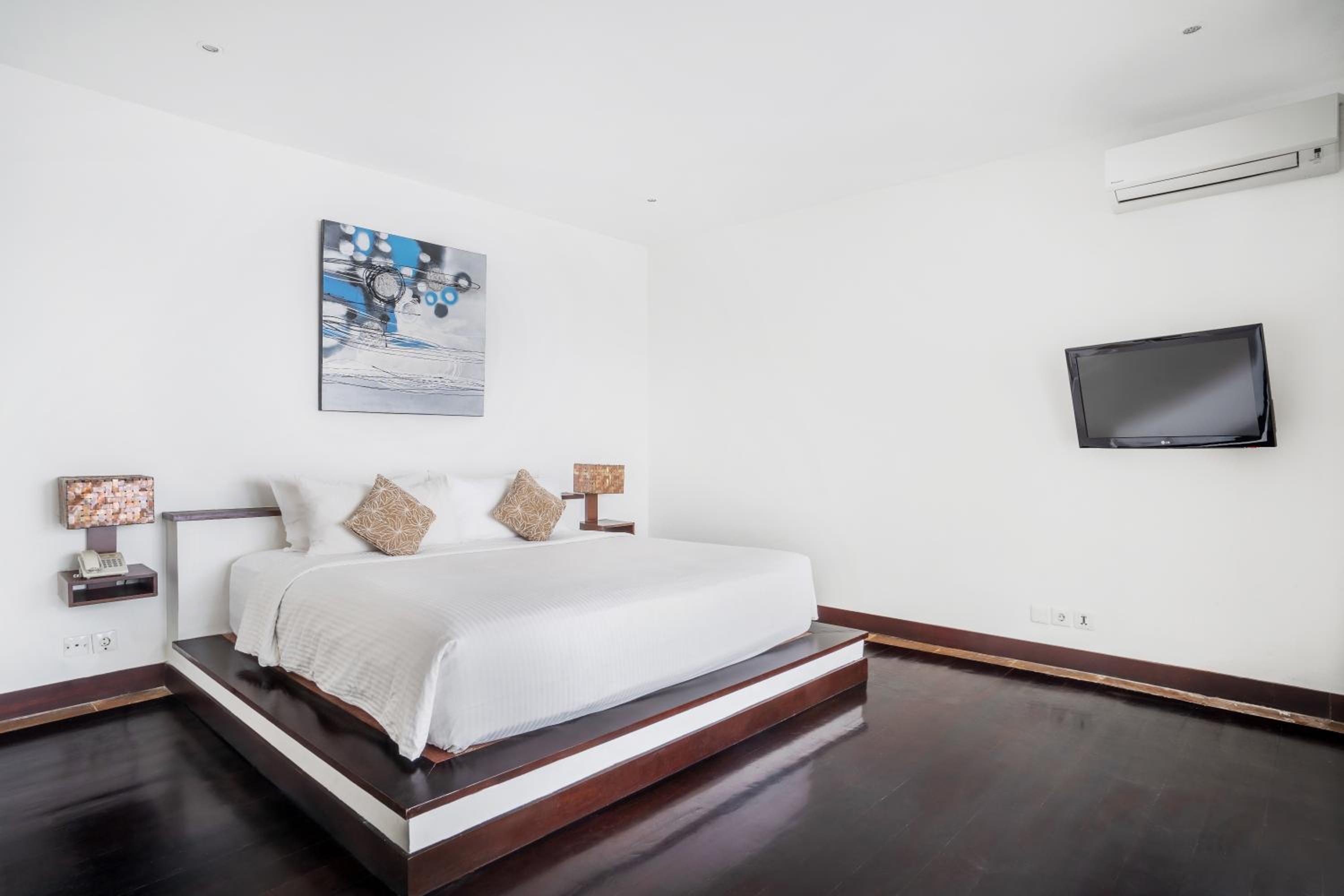 Two-Bedroom Villa with Private Pool - Photo 5