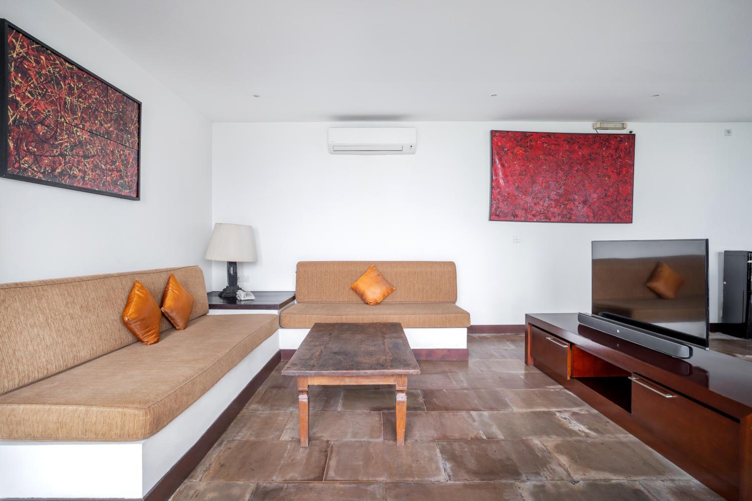 Two-Bedroom Villa with Private Pool - Photo 2