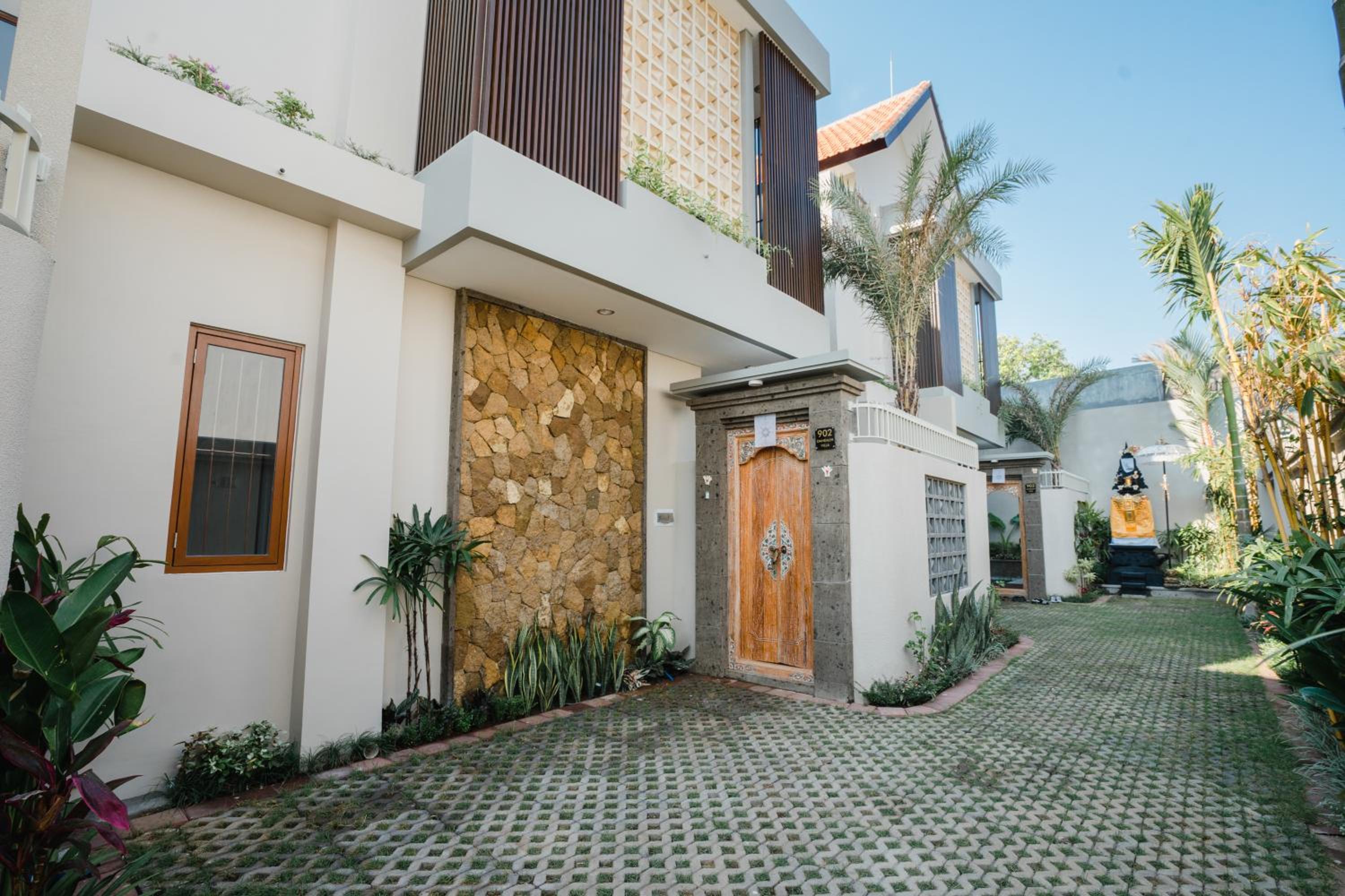 Three-Bedroom Villa - Photo 26