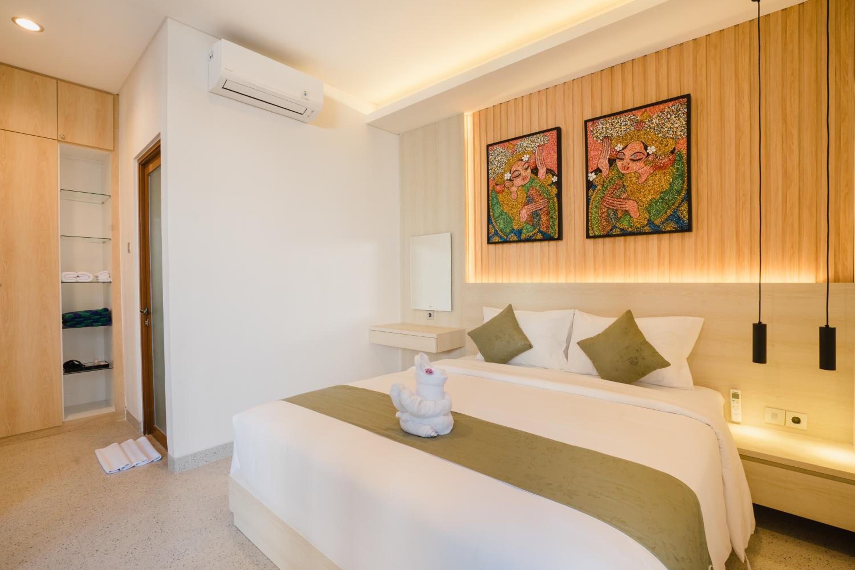 Three-Bedroom Villa - Photo 27