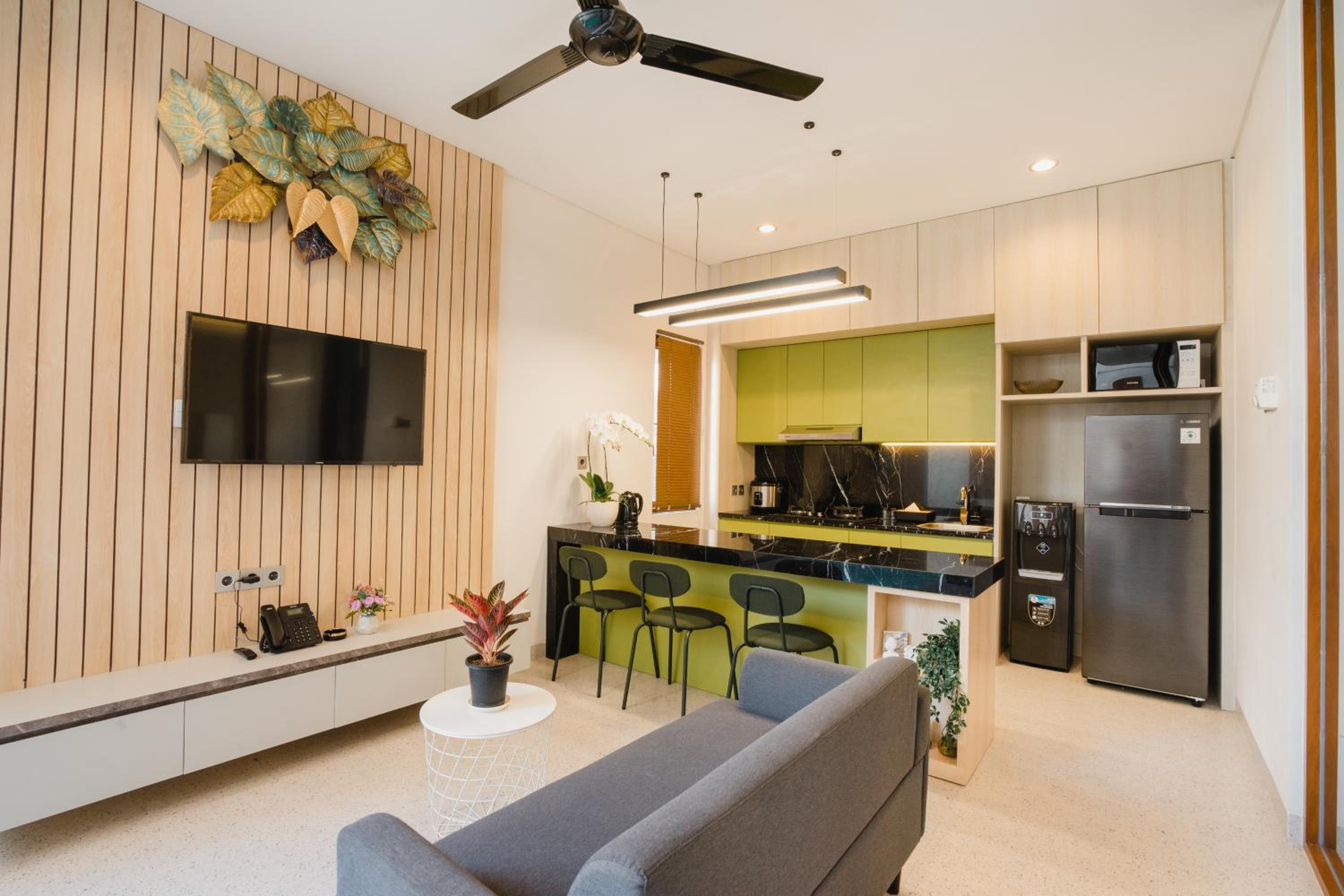Three-Bedroom Villa - Photo 5