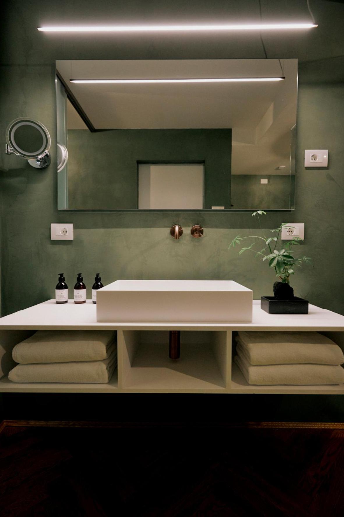 Suite with Garden View - Photo 14