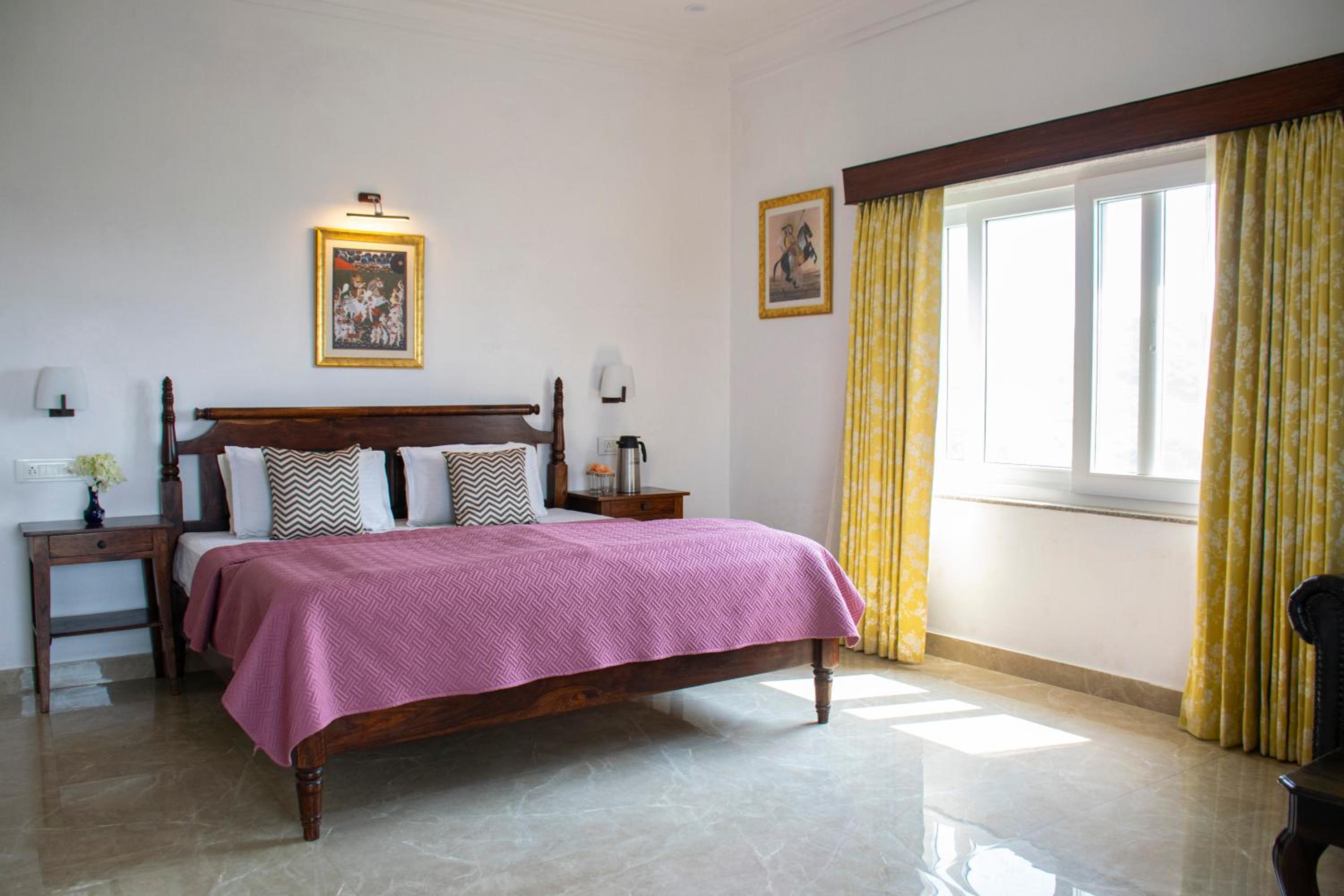 Deluxe Double Room (2 Adults + 1 Child) photo 1