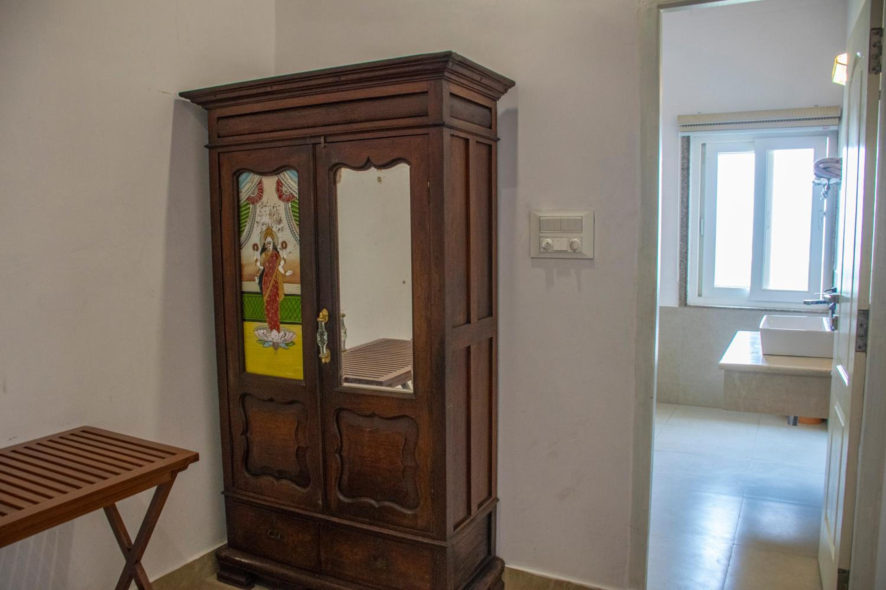 Deluxe Double Room (2 Adults + 1 Child) photo 2