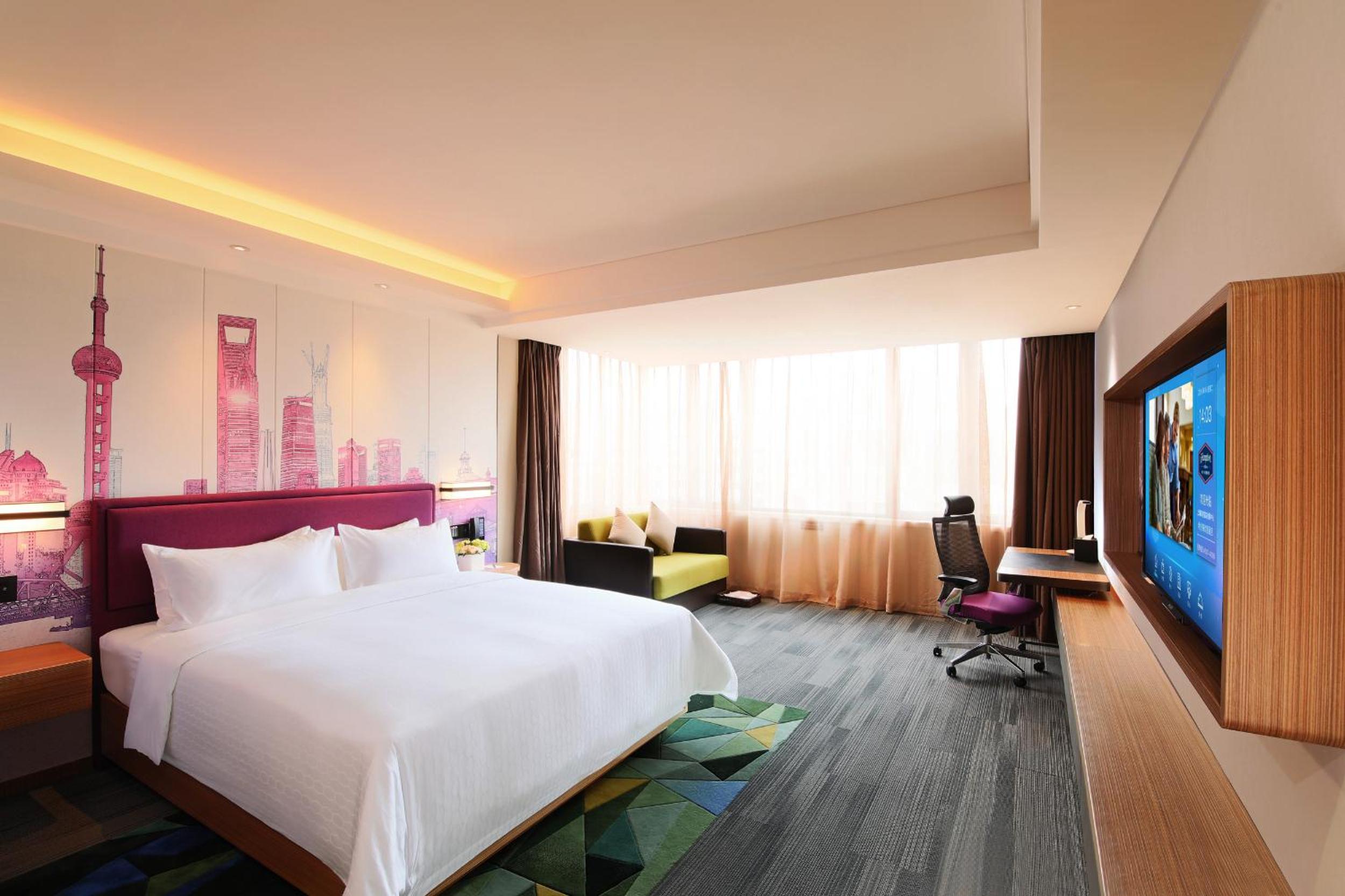 Deluxe Queen Room