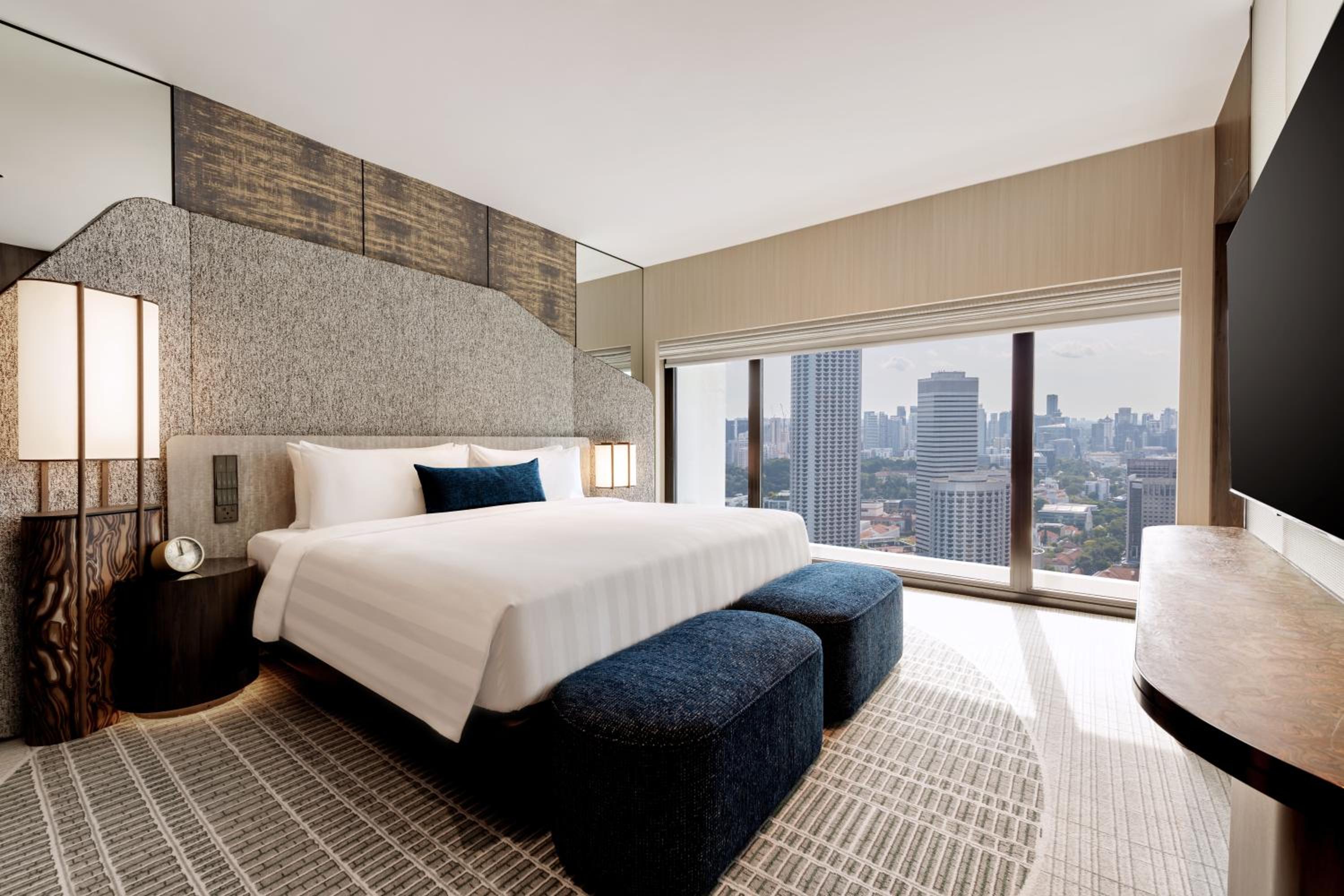 Skyline Suite, City View, Lounge Access, High Floor