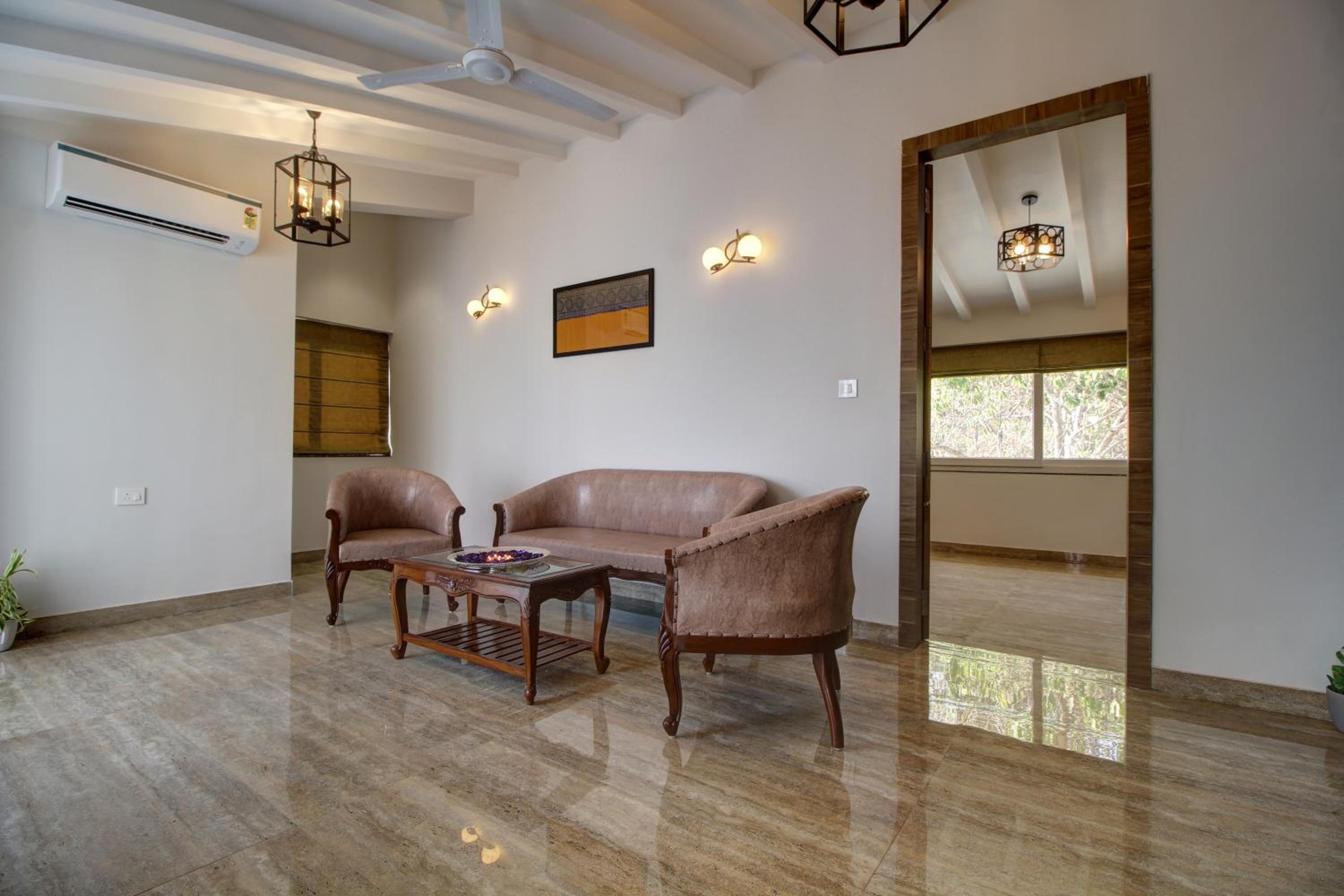 Villa photo 2