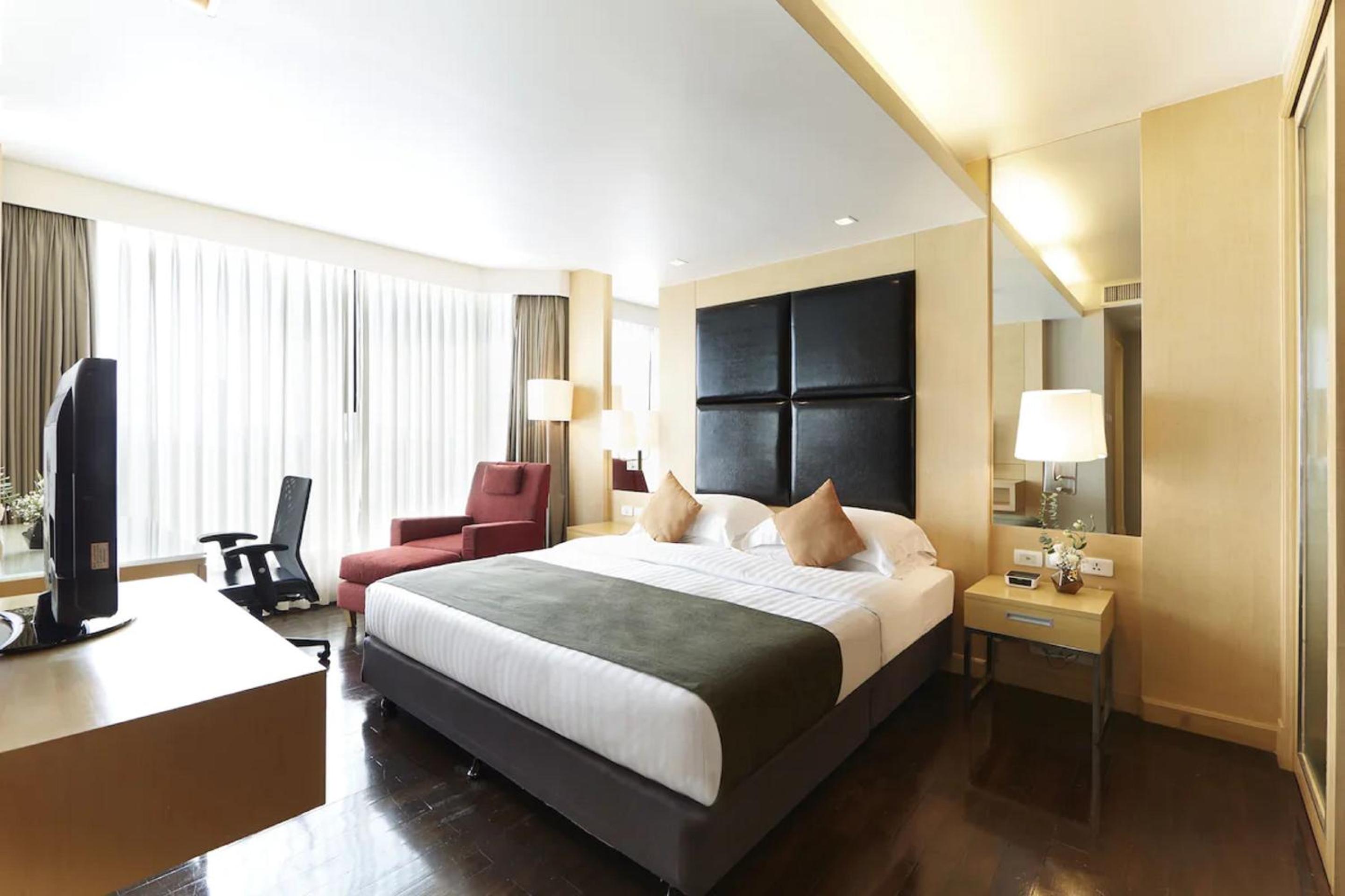 Premium One Bedroom Suite (Lake View)