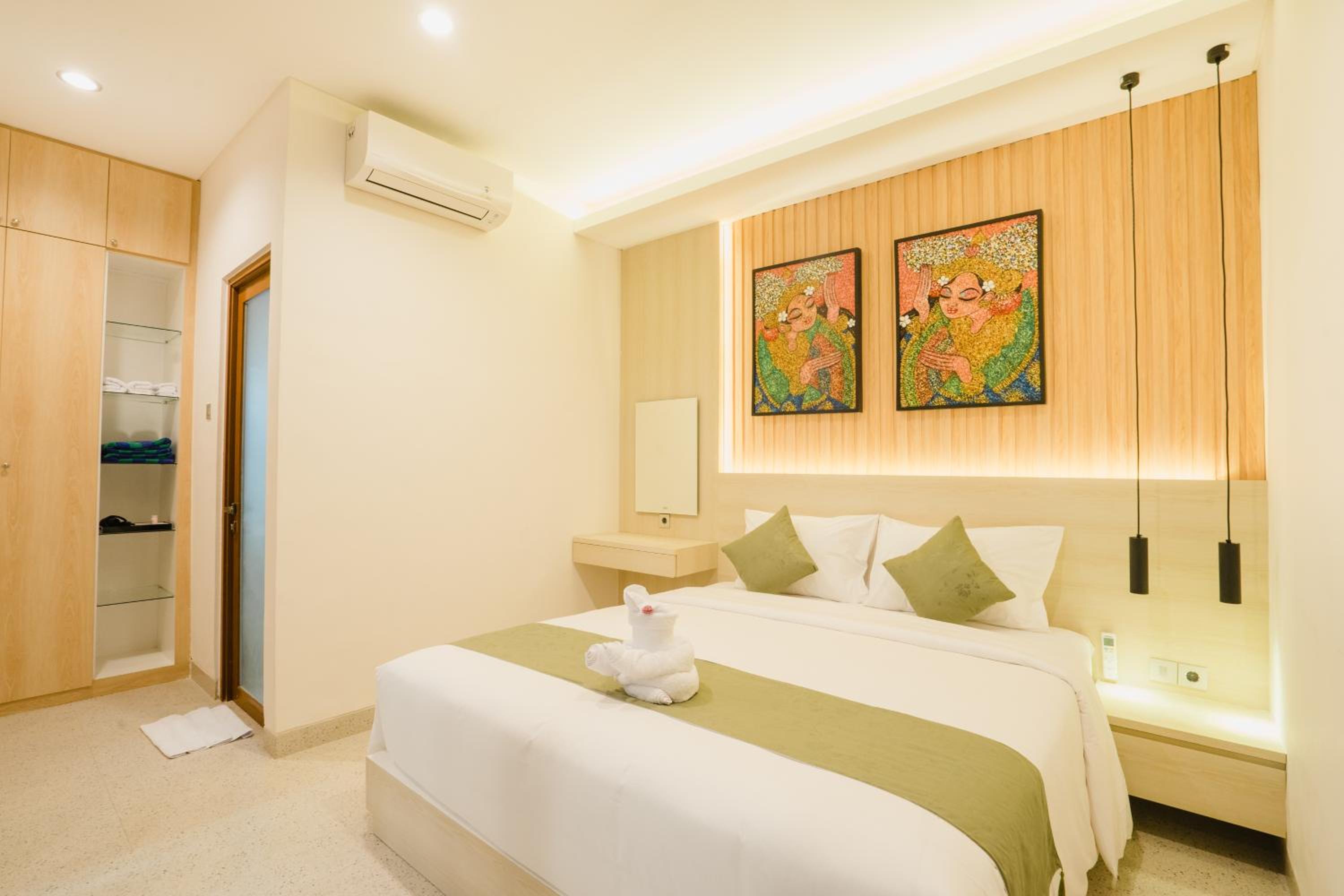Three-Bedroom Villa - Photo 25