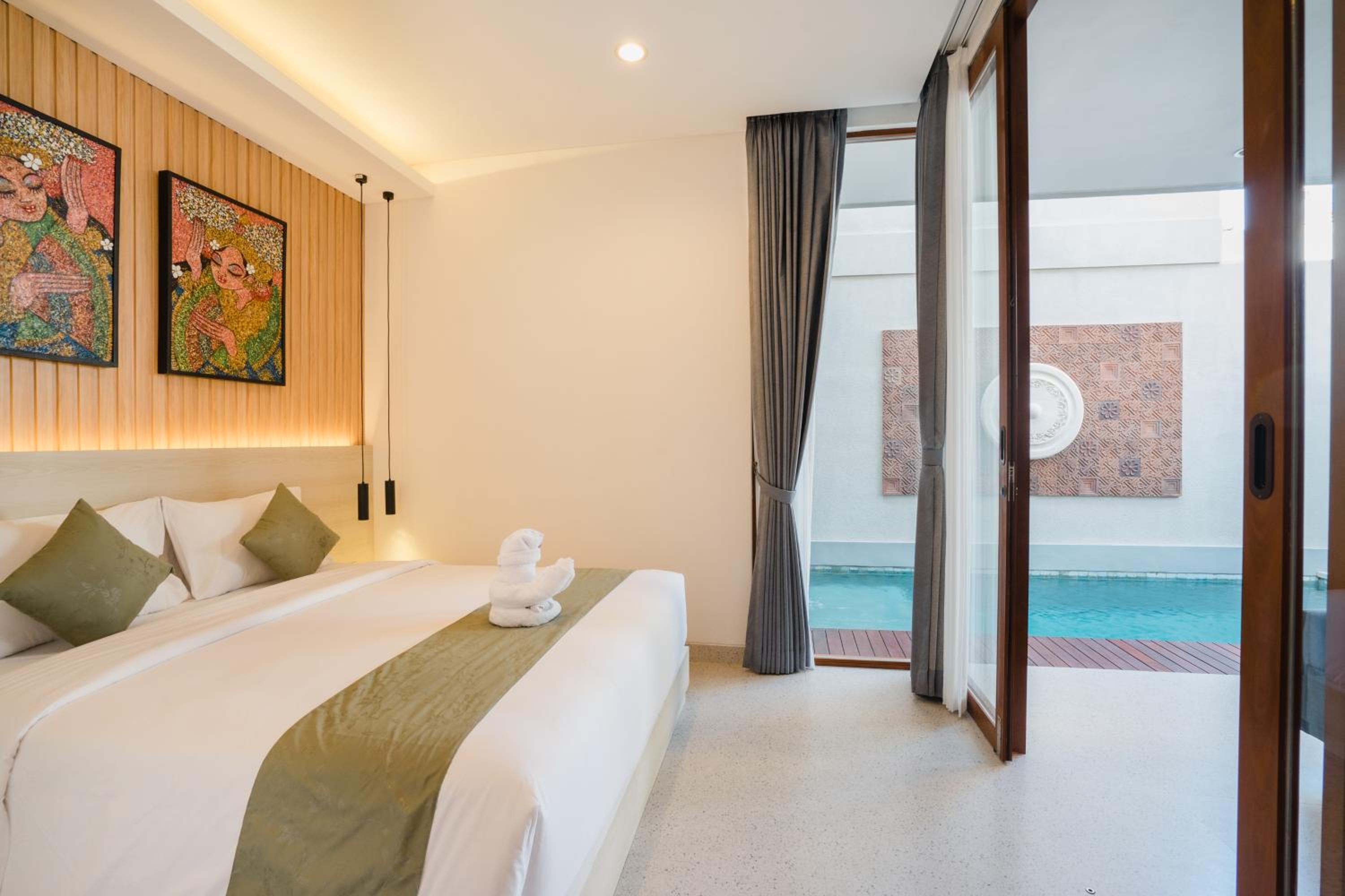 Three-Bedroom Villa - Photo 11