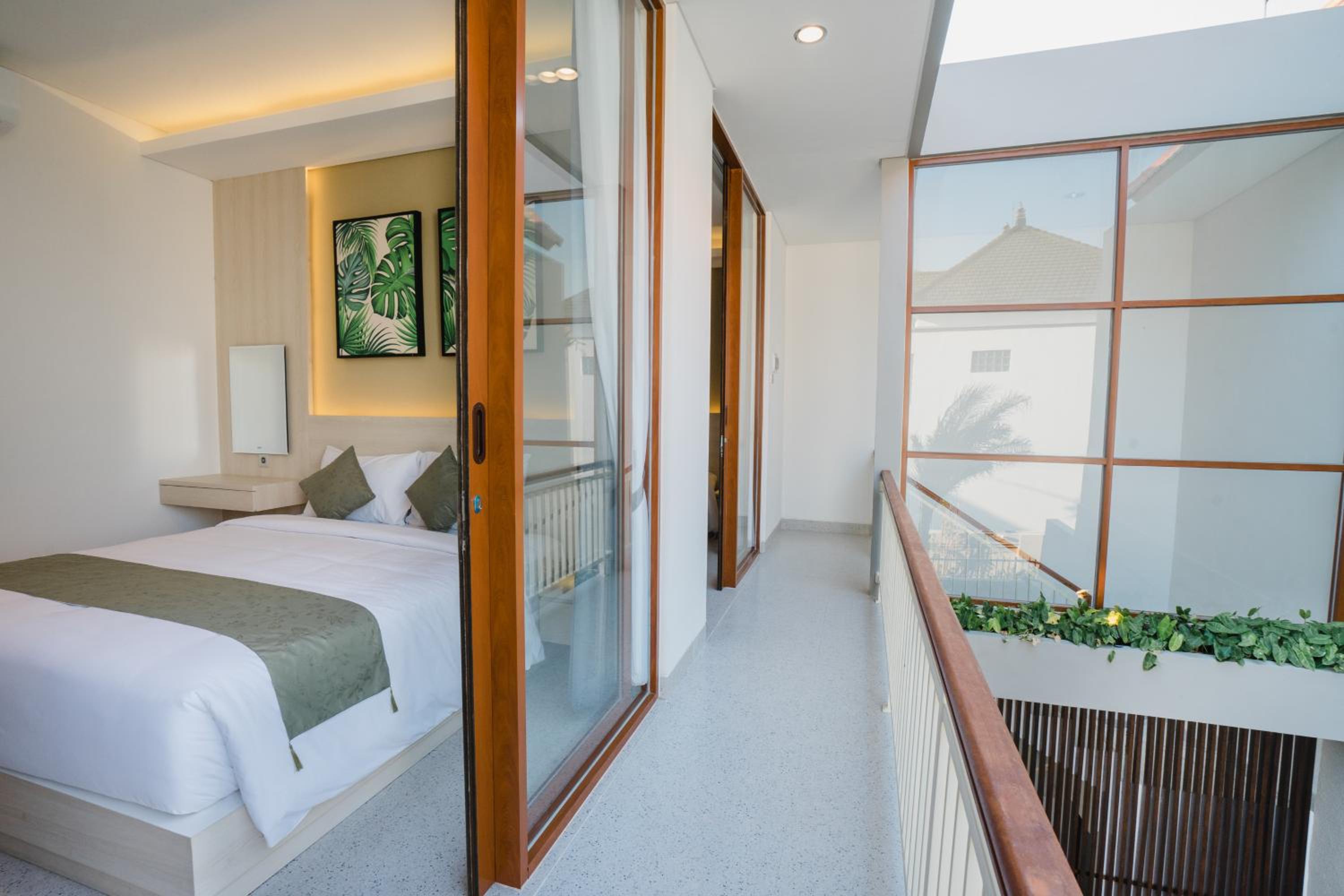 Three-Bedroom Villa - Photo 10