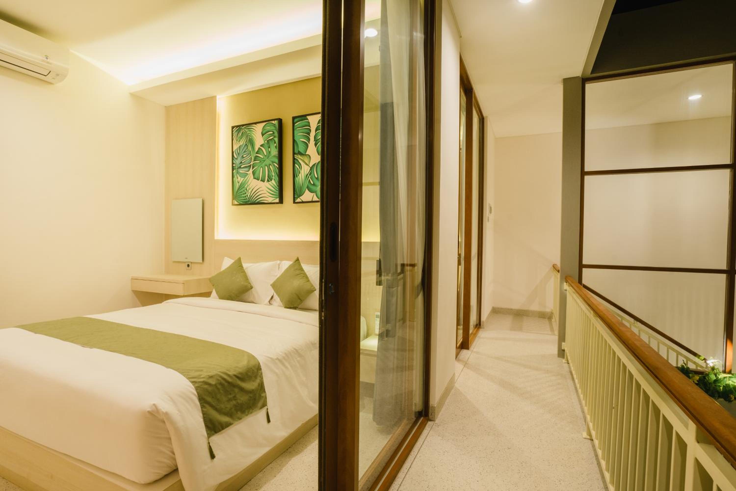 Three-Bedroom Villa - Photo 18