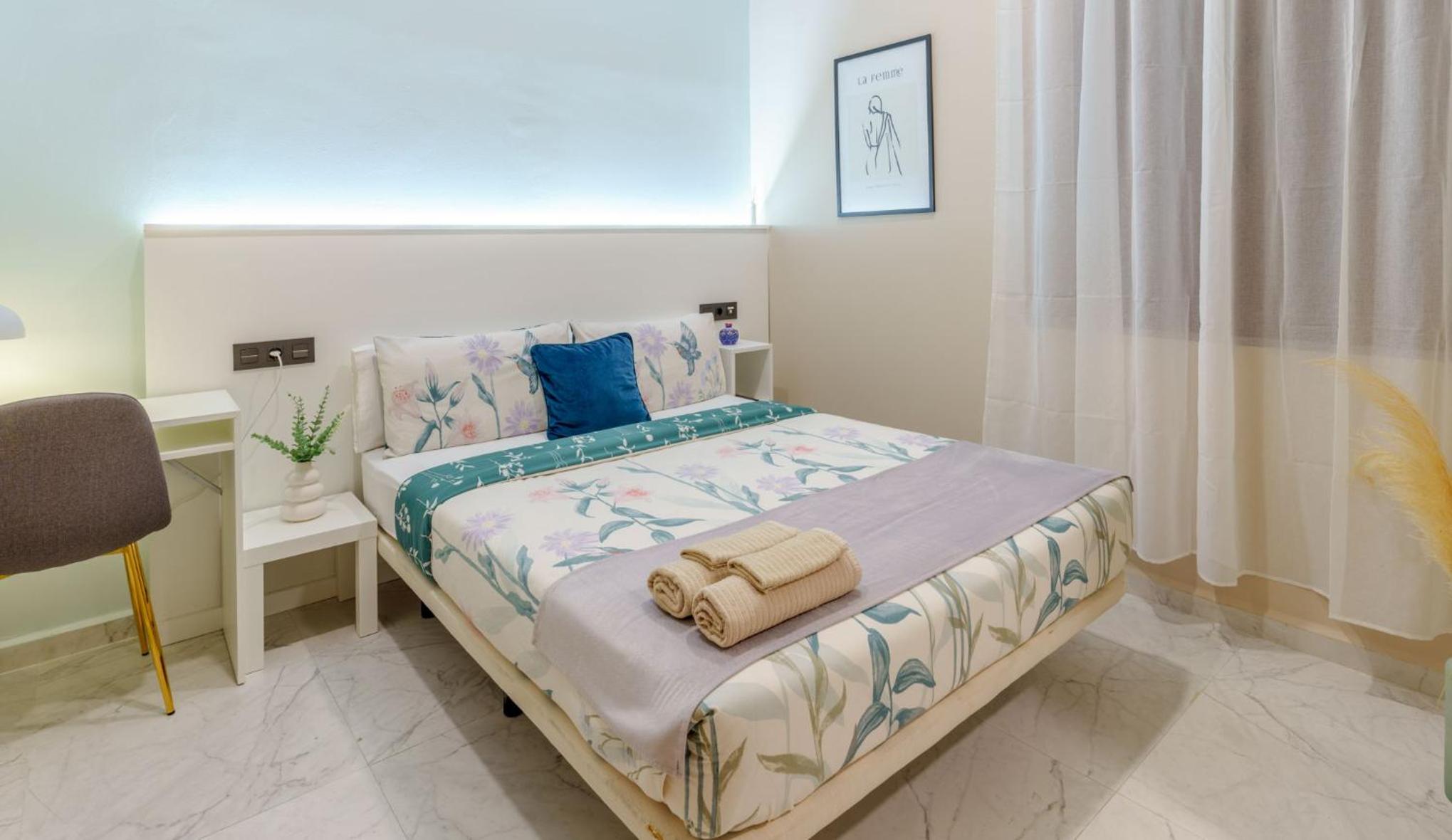 Double Room with Private Bathroom - Photo 5